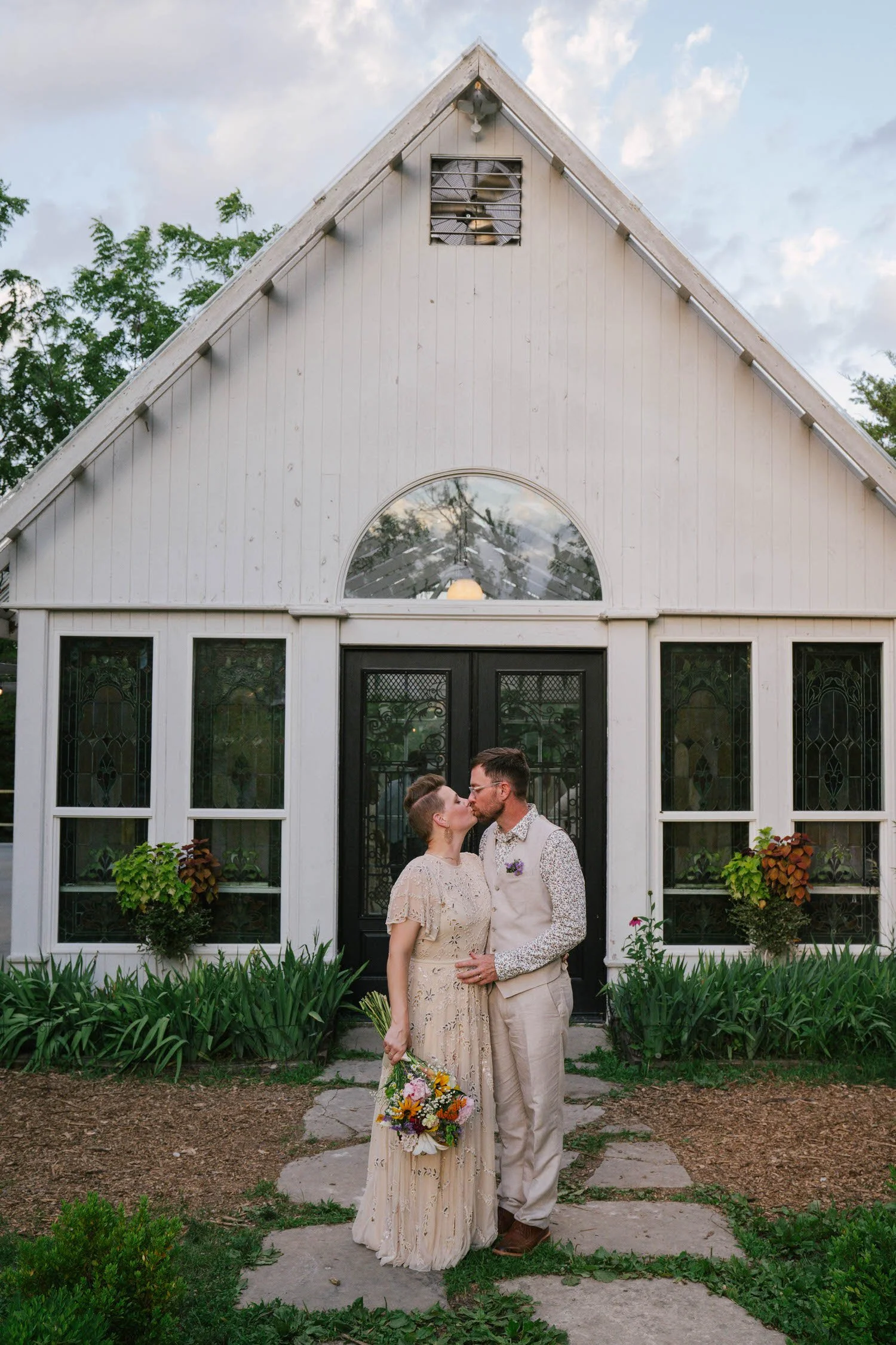 felicia-jeremy-elopement-iris-aisle-winterset-iowa-raelyn-ramey-photography-189.jpg