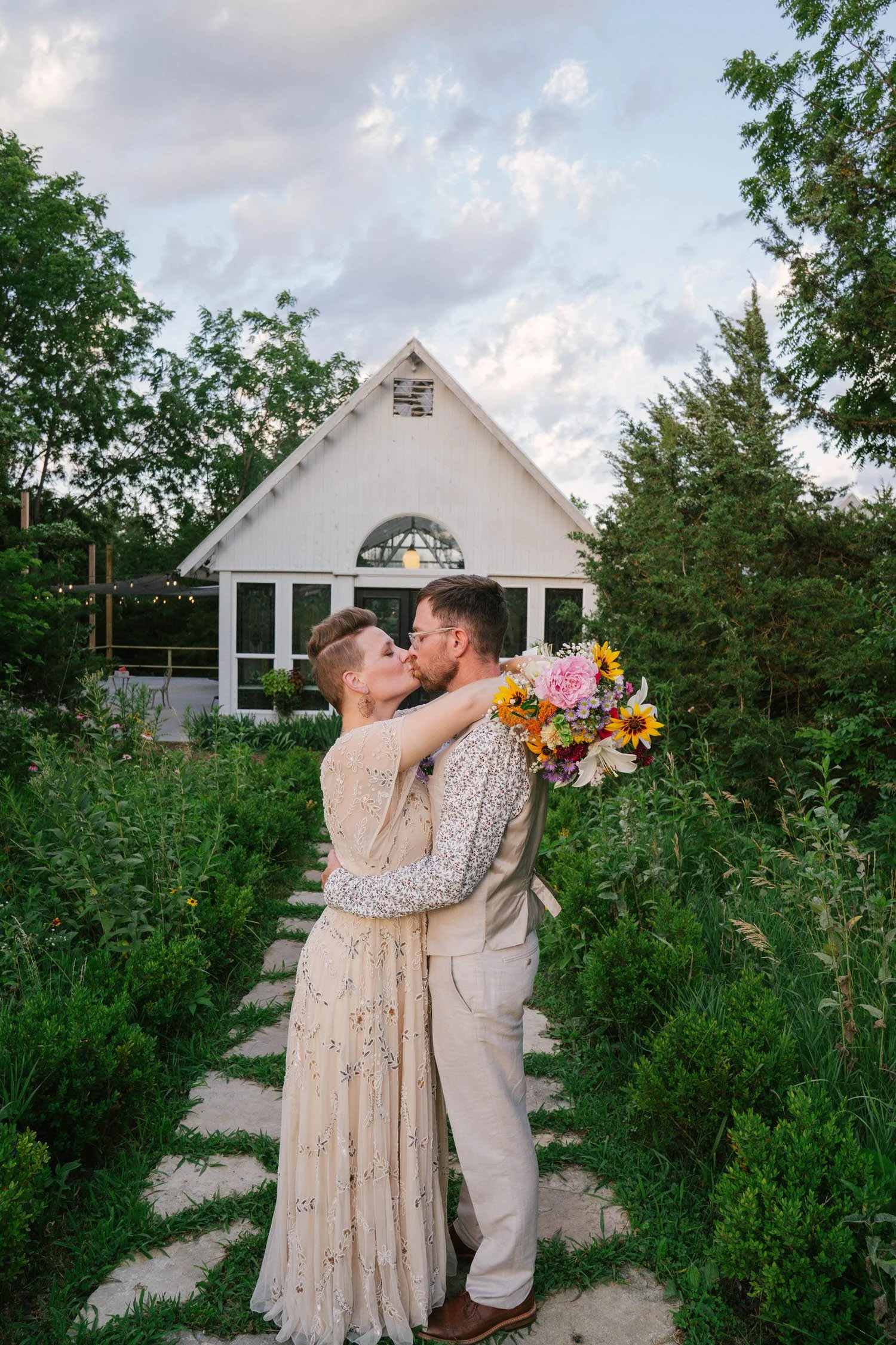 felicia-jeremy-elopement-iris-aisle-winterset-iowa-raelyn-ramey-photography-198.jpg