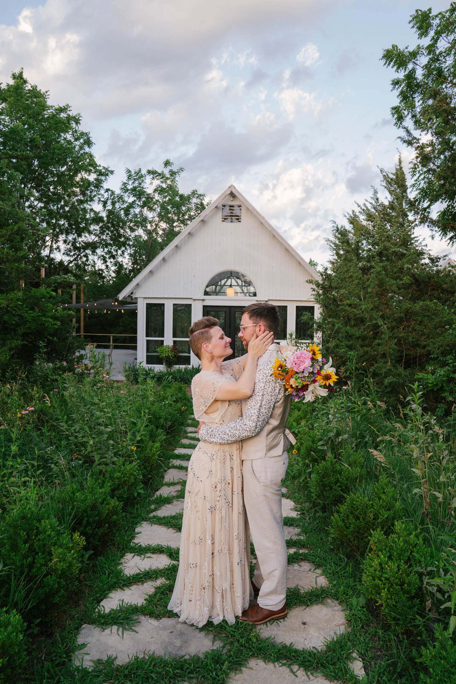 felicia-jeremy-elopement-iris-aisle-winterset-iowa-raelyn-ramey-photography-199.jpg