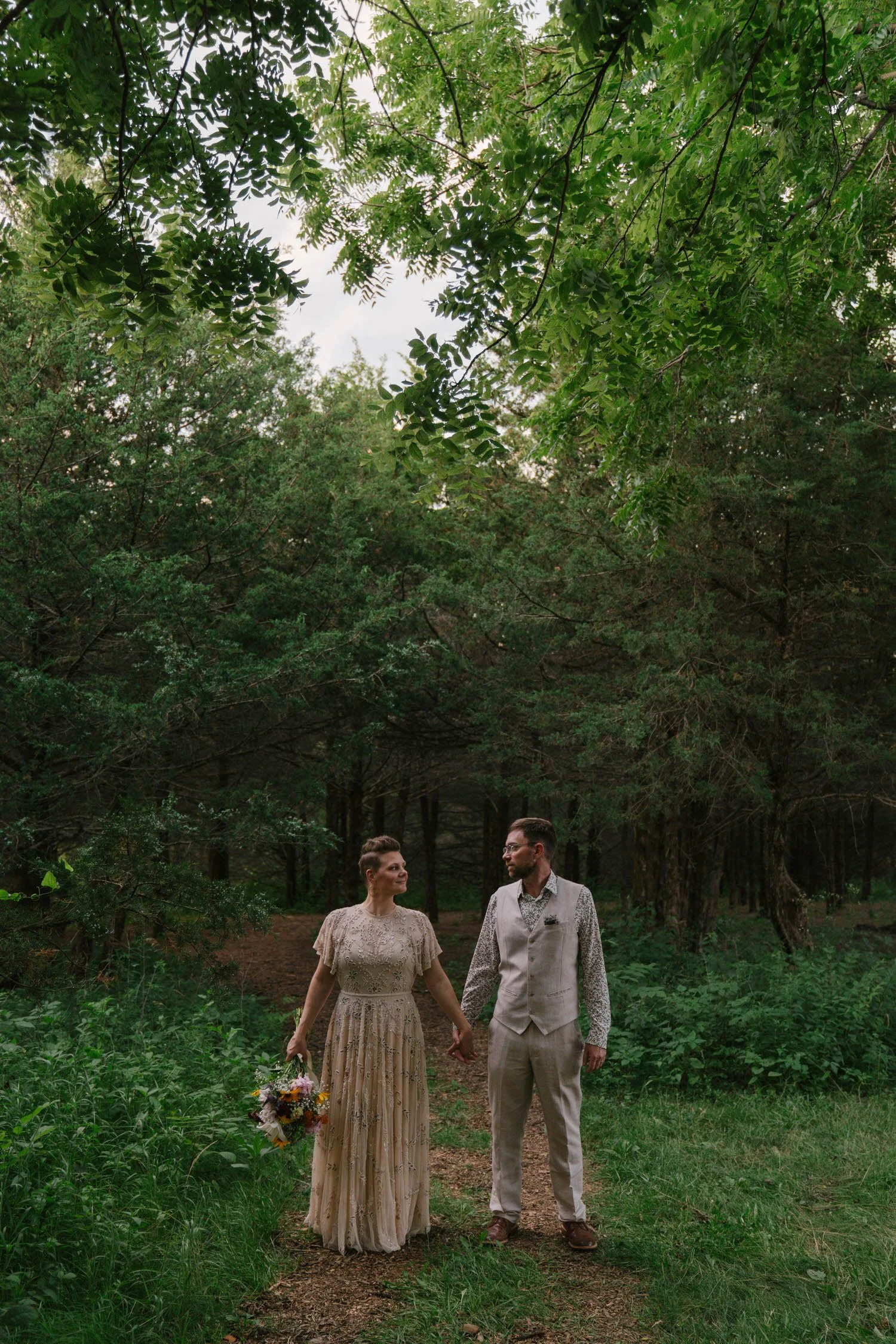 felicia-jeremy-elopement-iris-aisle-winterset-iowa-raelyn-ramey-photography-238.jpg