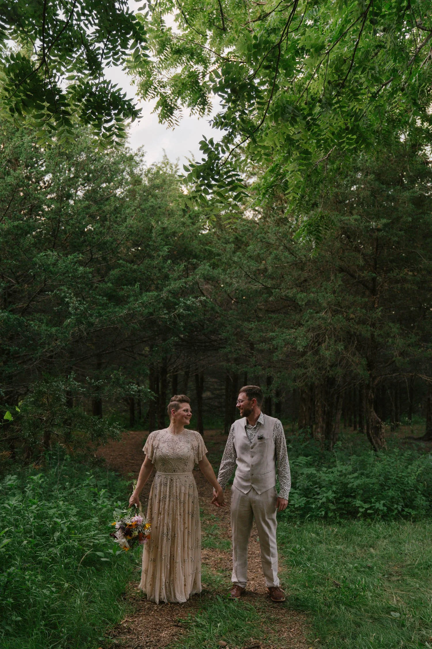 felicia-jeremy-elopement-iris-aisle-winterset-iowa-raelyn-ramey-photography-239.jpg