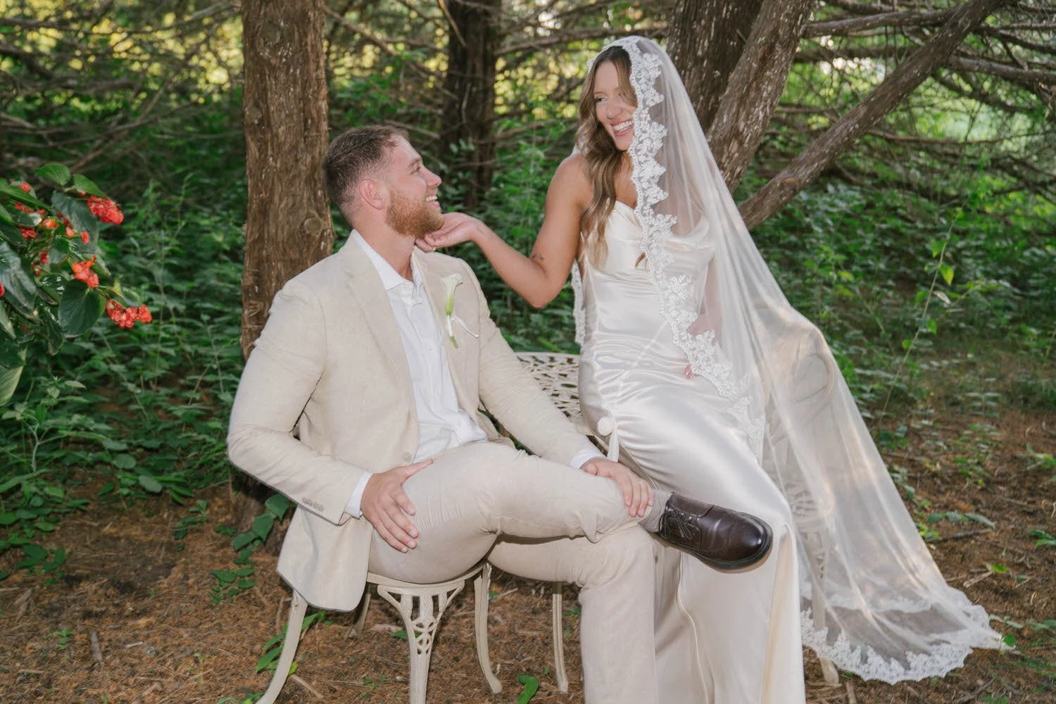 madison-spencer-elopement-iris-aisle-winterset-iowa-raelyn-ramey-photography-229.jpg