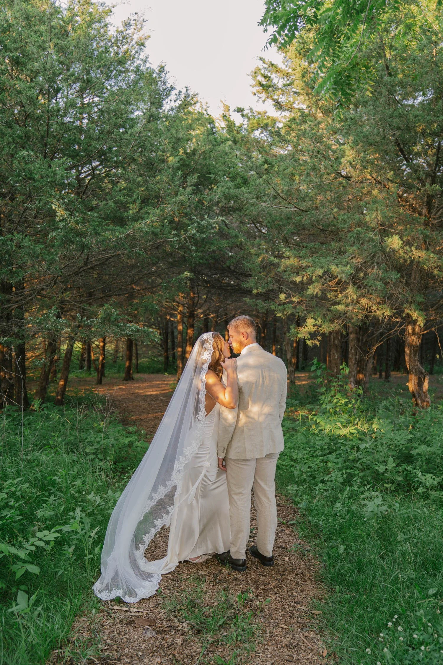 madison-spencer-elopement-iris-aisle-winterset-iowa-raelyn-ramey-photography-230.jpg