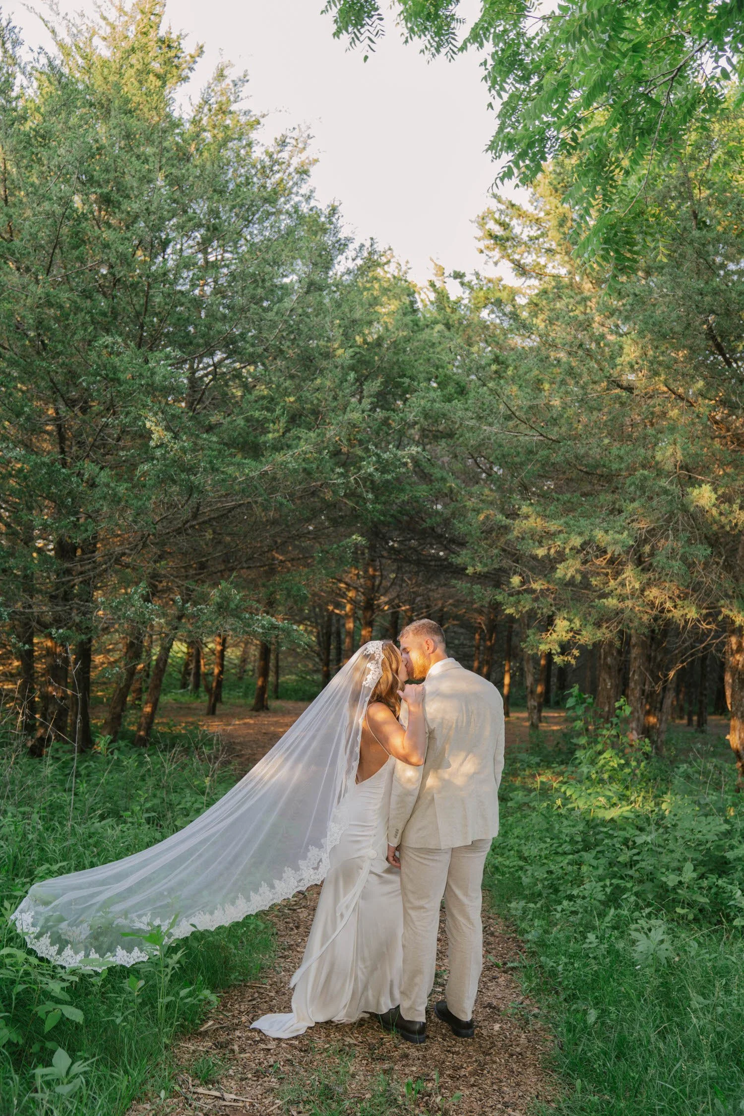 madison-spencer-elopement-iris-aisle-winterset-iowa-raelyn-ramey-photography-231.jpg