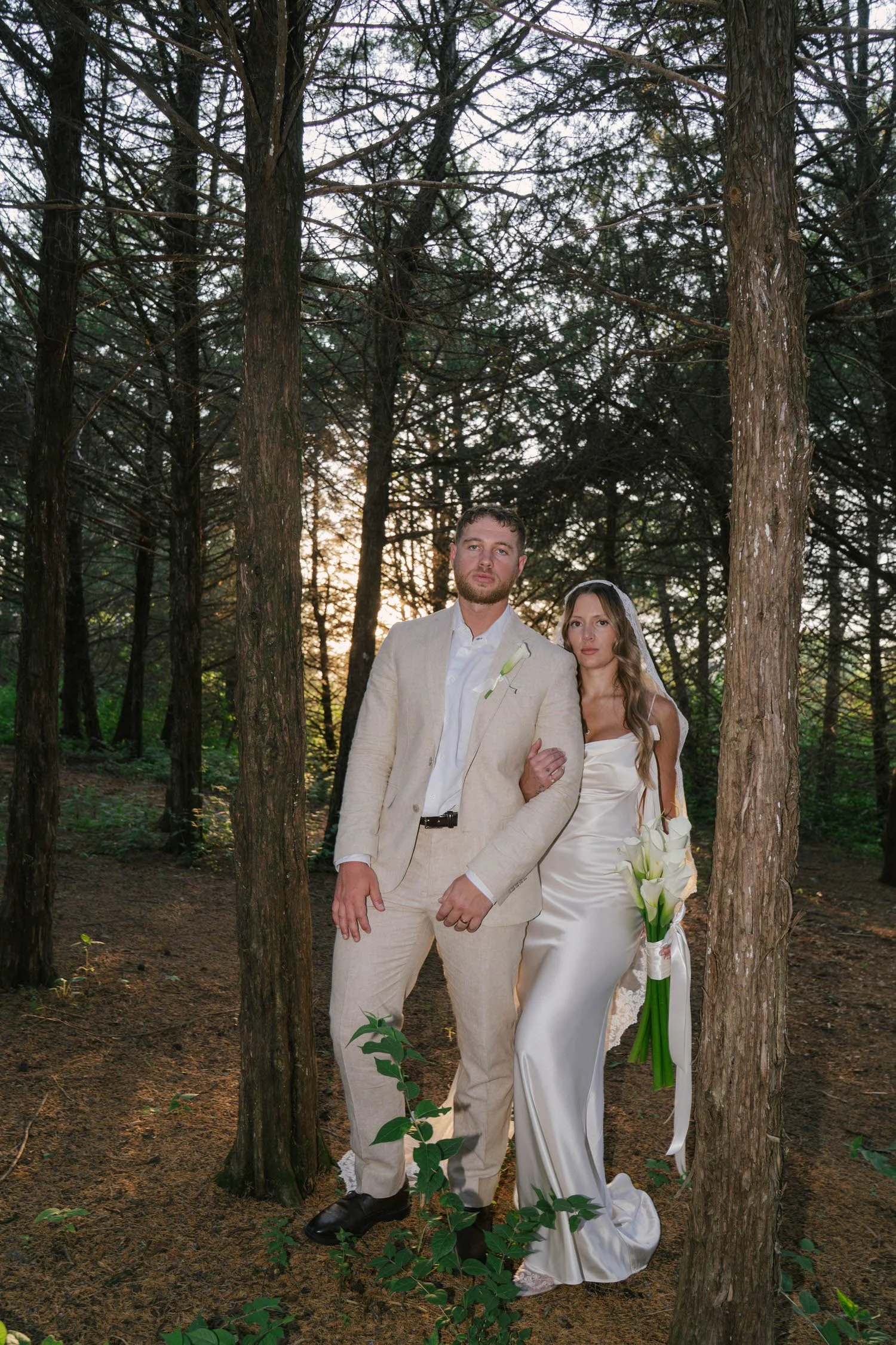 madison-spencer-elopement-iris-aisle-winterset-iowa-raelyn-ramey-photography-250.jpg