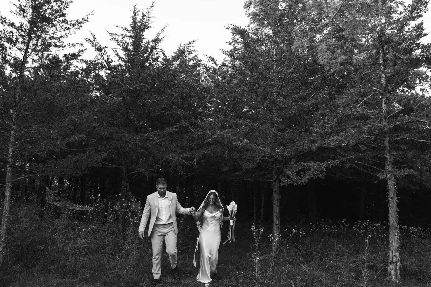 madison-spencer-elopement-iris-aisle-winterset-iowa-raelyn-ramey-photography-253.jpg