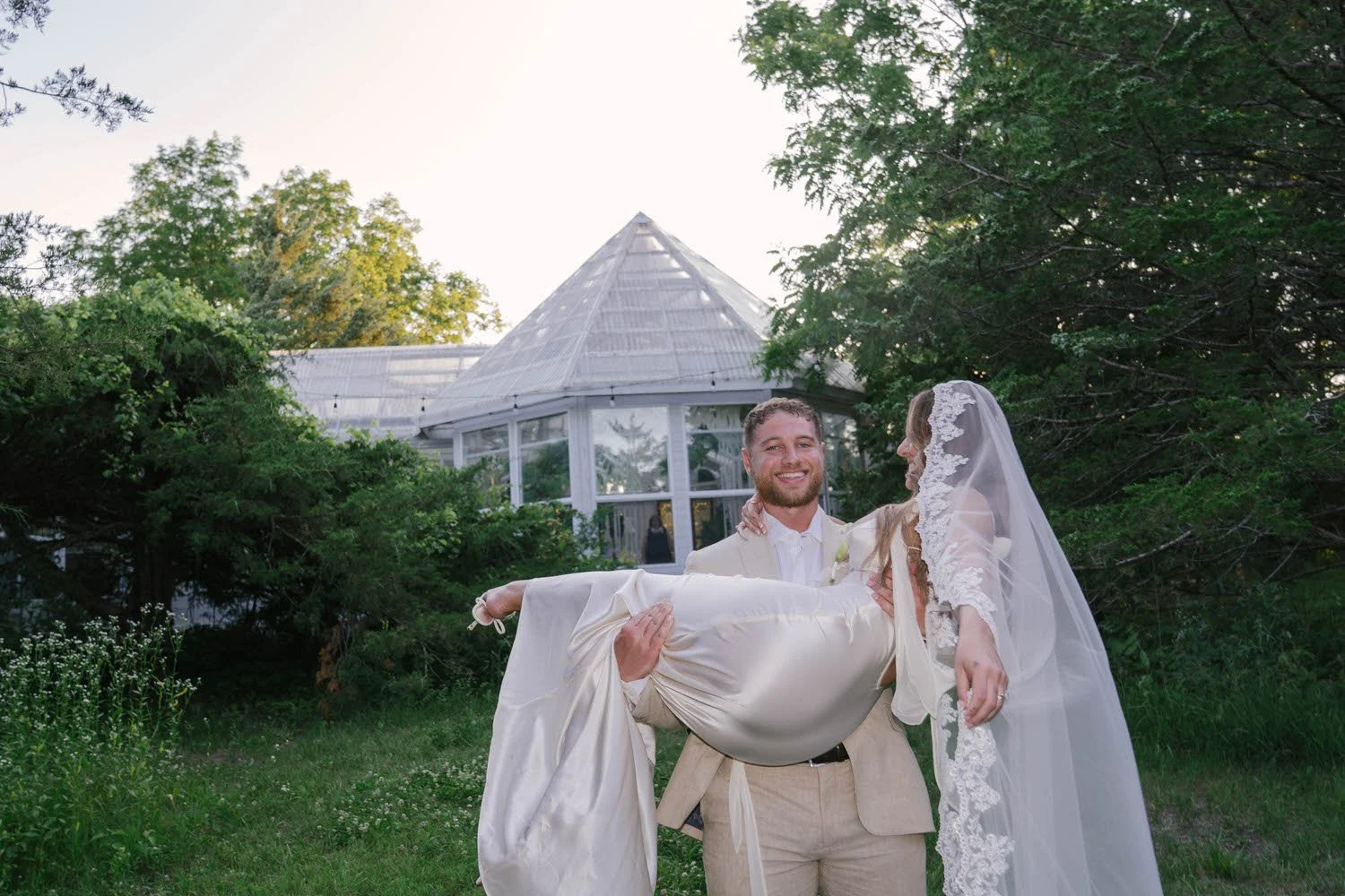 madison-spencer-elopement-iris-aisle-winterset-iowa-raelyn-ramey-photography-258.jpg