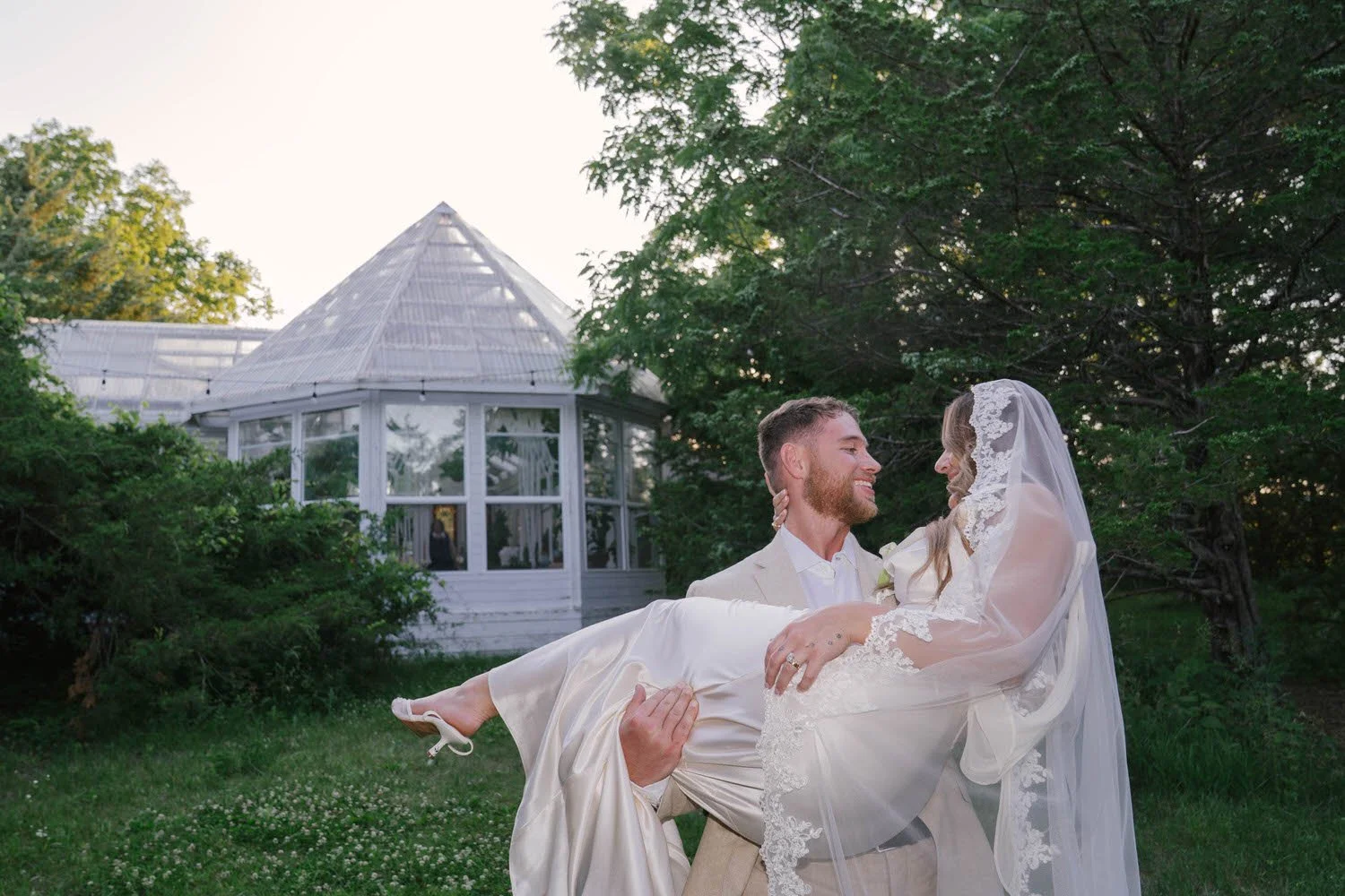 madison-spencer-elopement-iris-aisle-winterset-iowa-raelyn-ramey-photography-259.jpg