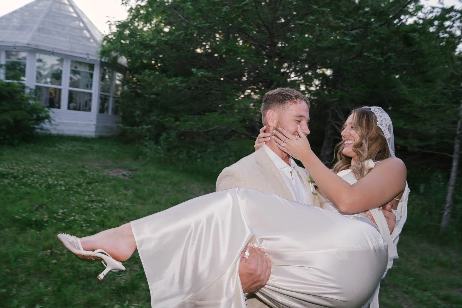madison-spencer-elopement-iris-aisle-winterset-iowa-raelyn-ramey-photography-260.jpg