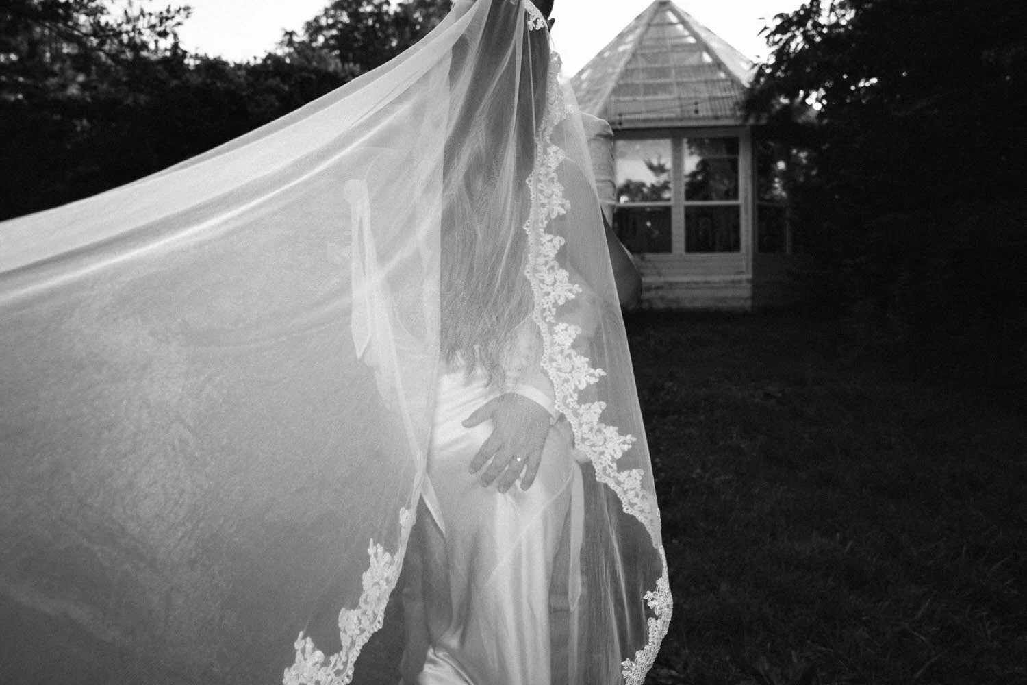madison-spencer-elopement-iris-aisle-winterset-iowa-raelyn-ramey-photography-269.jpg