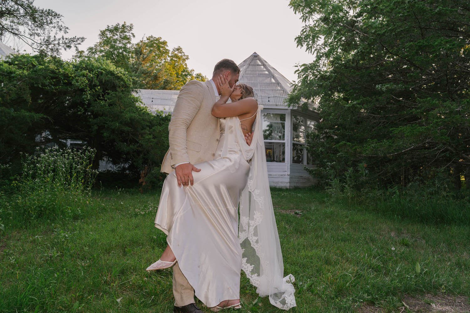 madison-spencer-elopement-iris-aisle-winterset-iowa-raelyn-ramey-photography-272.jpg