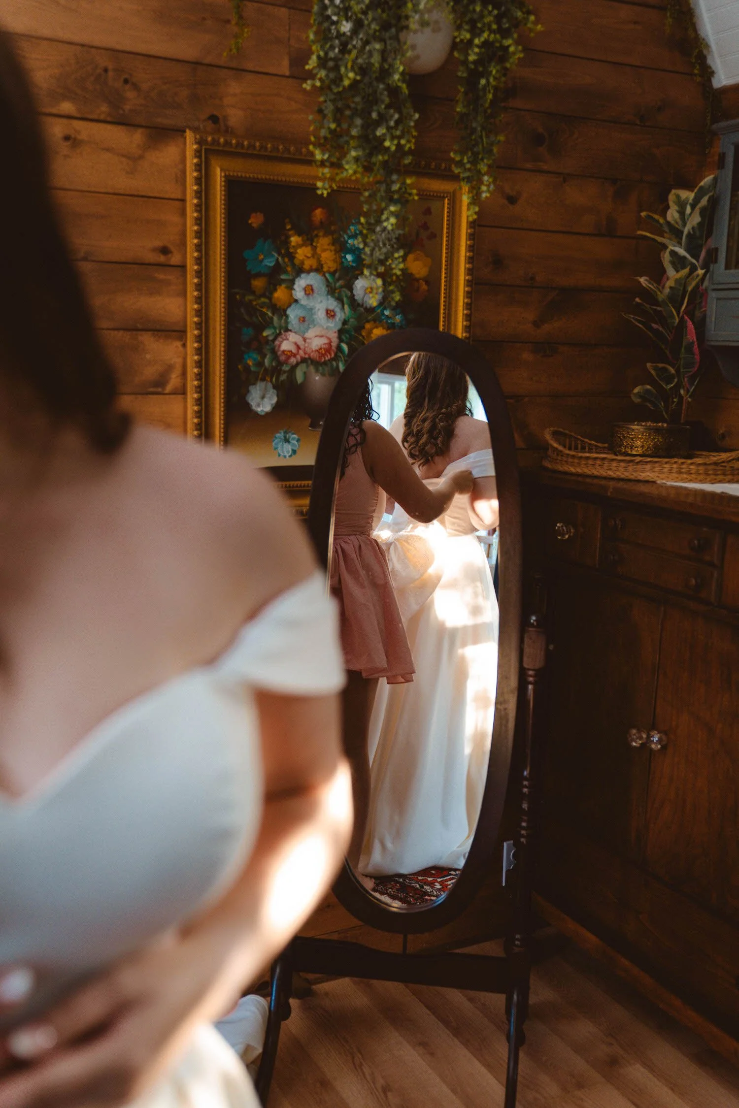 grace-parker-elopement-iris-aisle-winterset-iowa-raelyn-ramey-photography-20.jpg