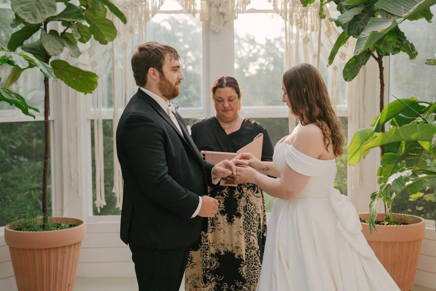 grace-parker-elopement-iris-aisle-winterset-iowa-raelyn-ramey-photography-62.jpg
