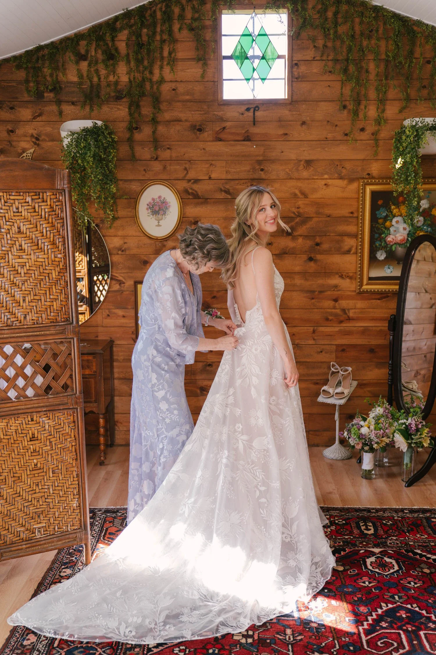 rachel-rett-micro-wedding-iris-aisle-winterset-iowa-raelyn-ramey-photography-15.jpg