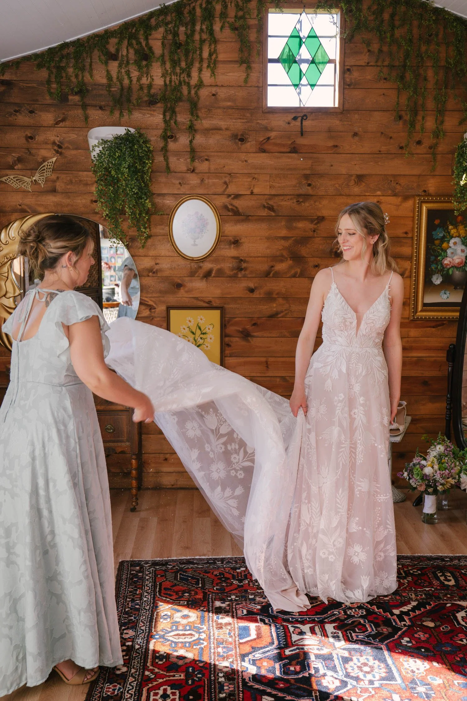 rachel-rett-micro-wedding-iris-aisle-winterset-iowa-raelyn-ramey-photography-20.jpg