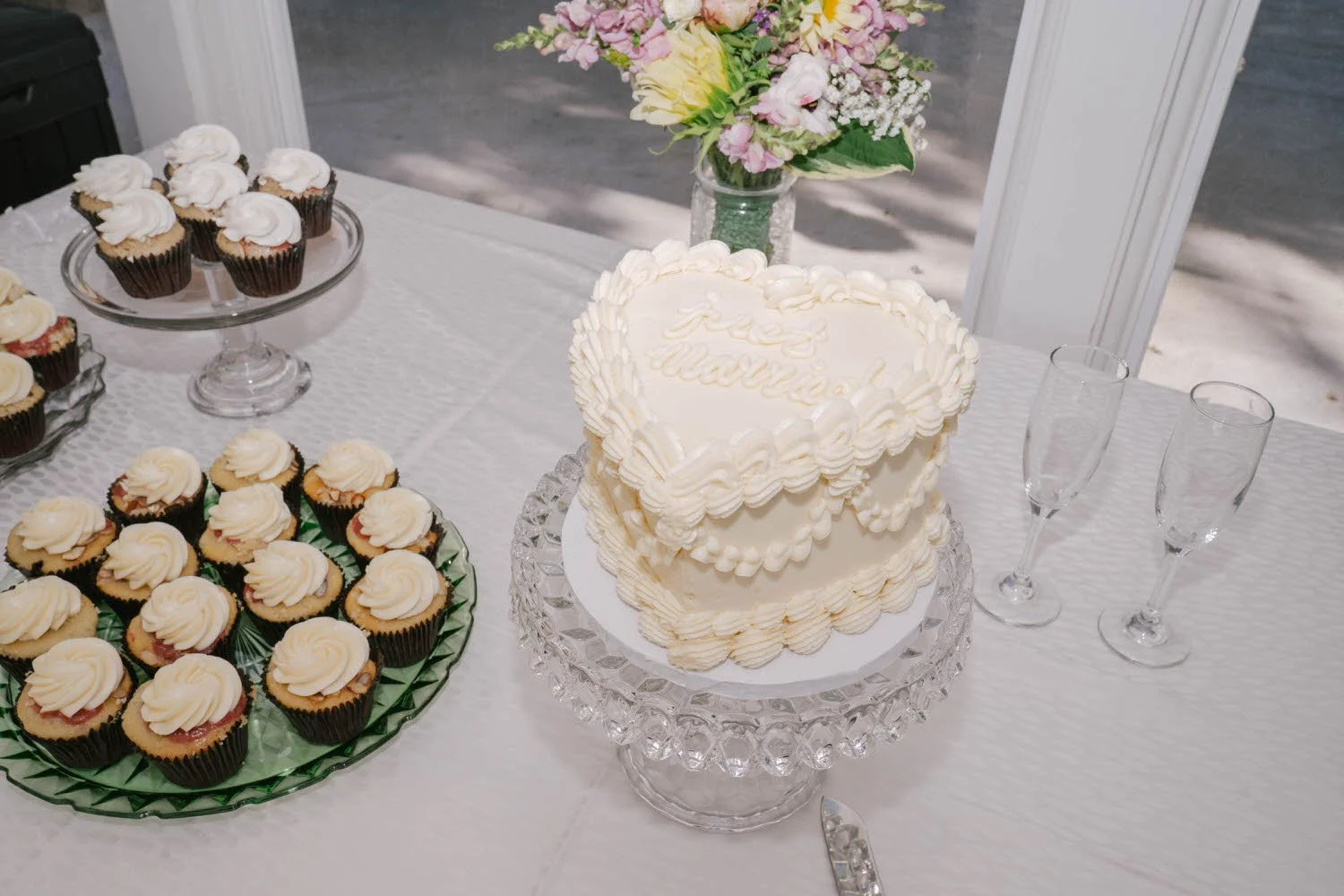 rachel-rett-micro-wedding-iris-aisle-winterset-iowa-raelyn-ramey-photography-40.jpg