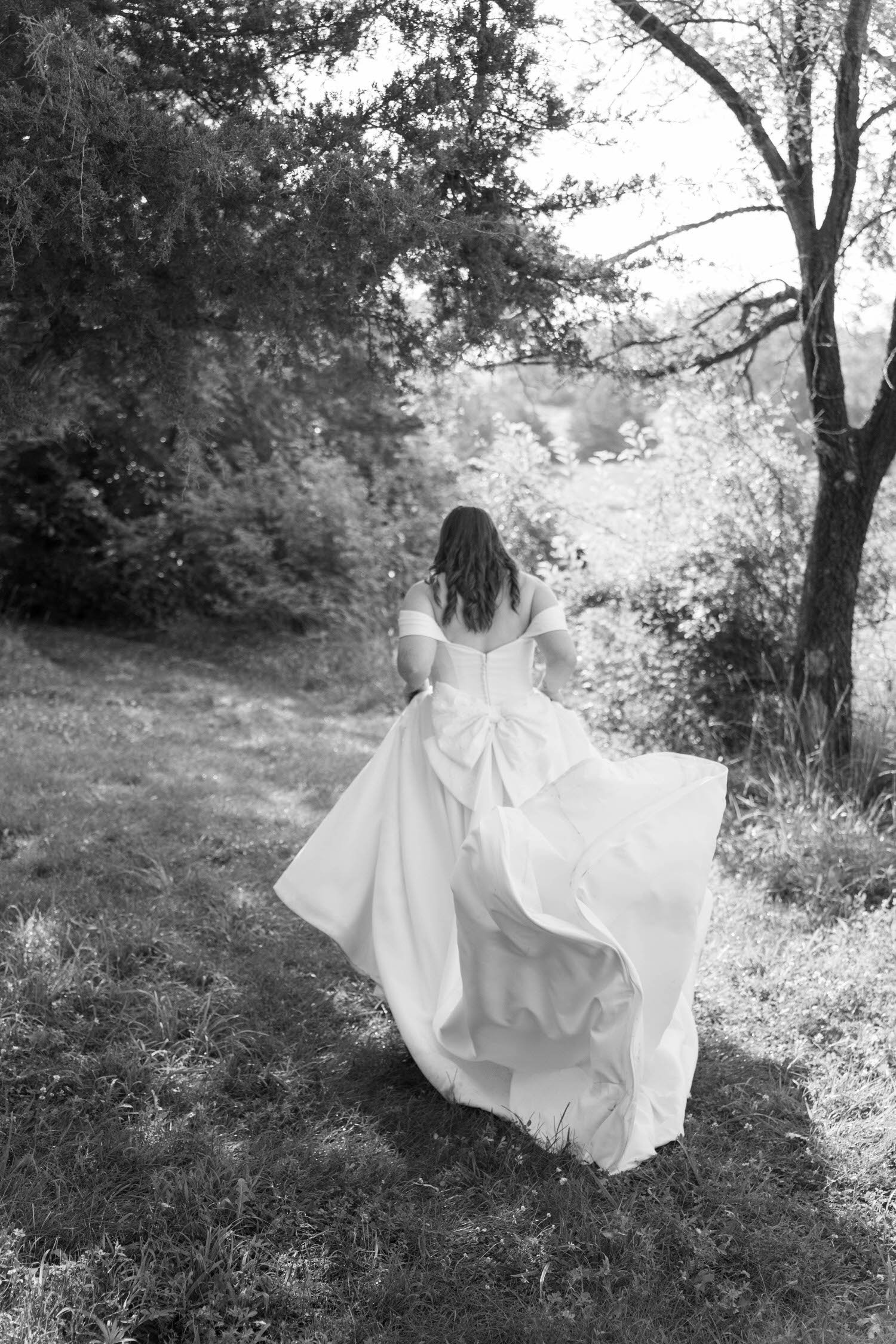 grace-parker-elopement-iris-aisle-winterset-iowa-raelyn-ramey-photography-156.jpg