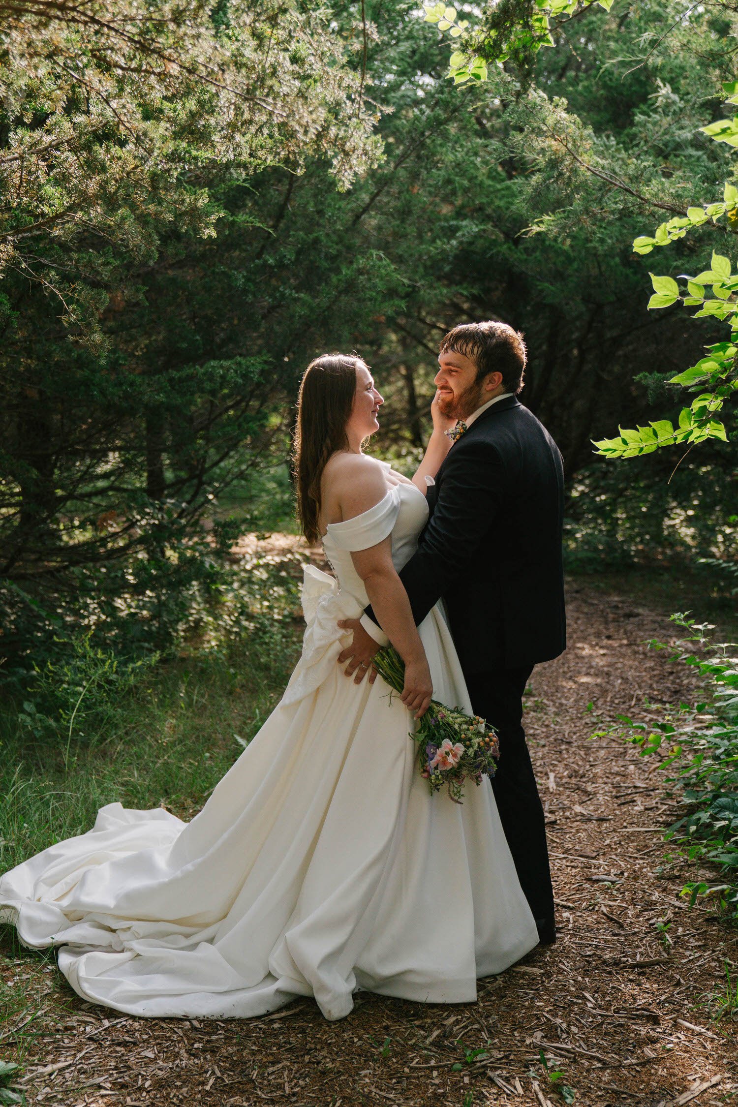 grace-parker-elopement-iris-aisle-winterset-iowa-raelyn-ramey-photography-164.jpg