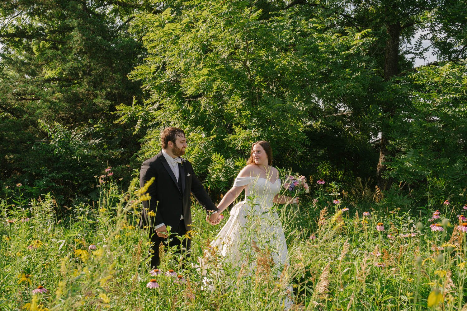 grace-parker-elopement-iris-aisle-winterset-iowa-raelyn-ramey-photography-189.jpg