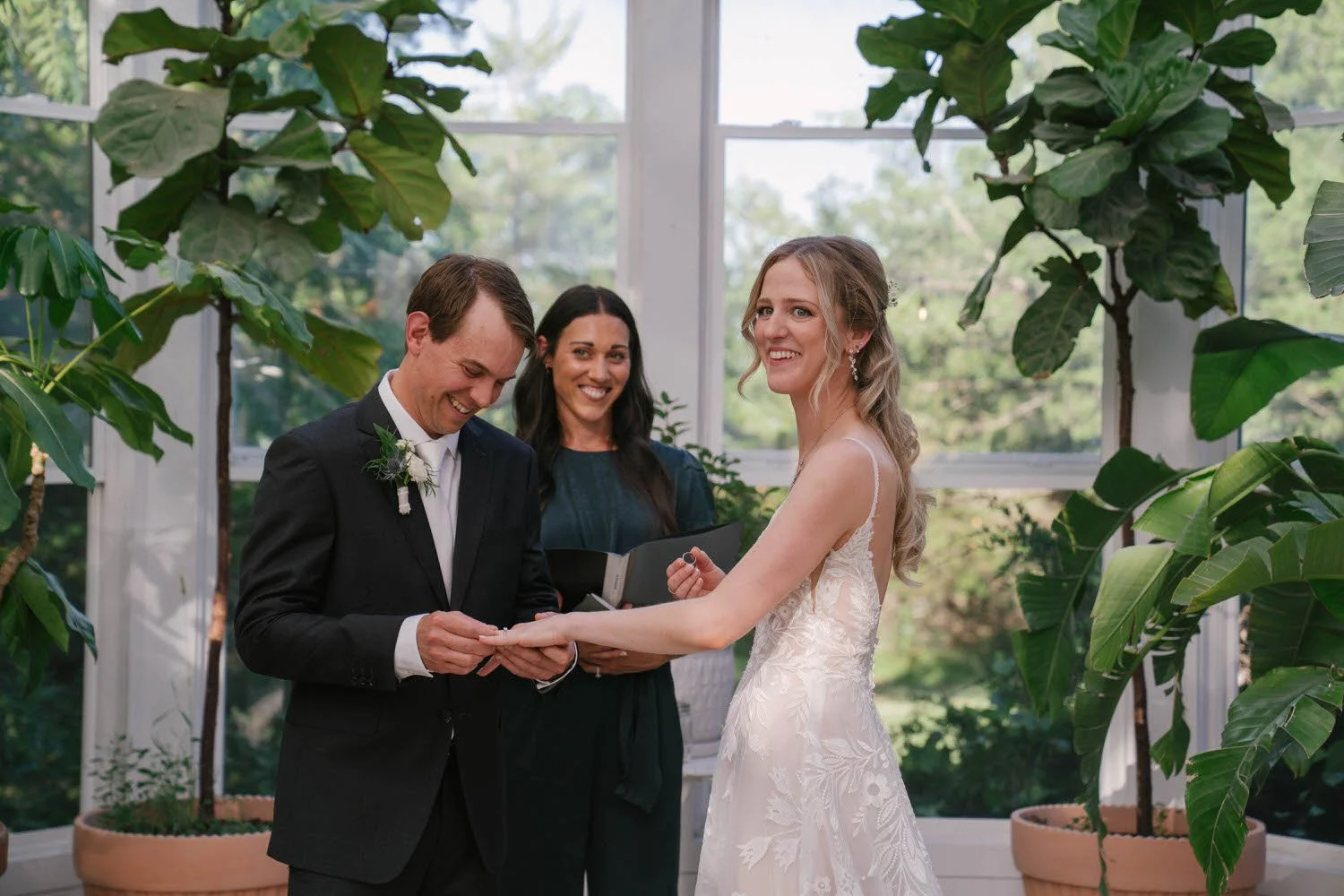 rachel-rett-micro-wedding-iris-aisle-winterset-iowa-raelyn-ramey-photography-139.jpg