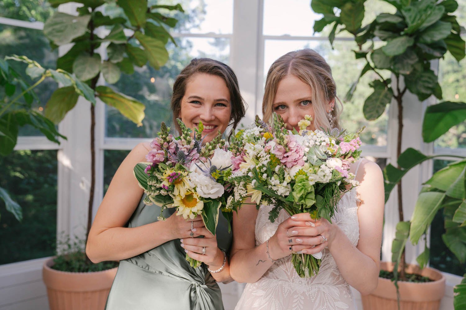 rachel-rett-micro-wedding-iris-aisle-winterset-iowa-raelyn-ramey-photography-209.jpg