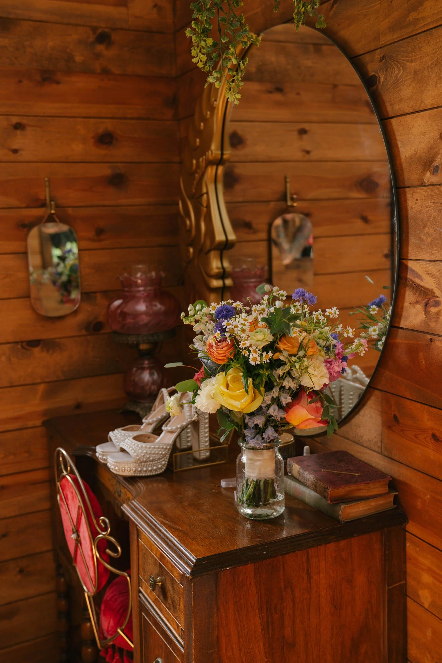 lauryn-trent-elopement-iris-aisle-winterset-iowa-raelyn-ramey-photography-9.jpg