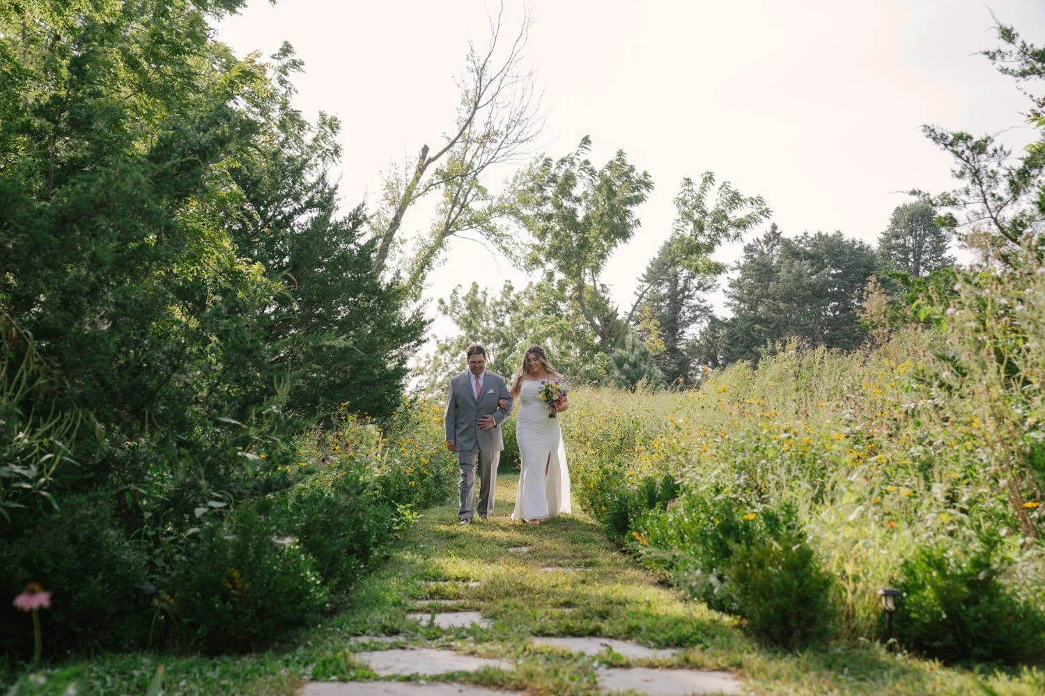 lauryn-trent-elopement-iris-aisle-winterset-iowa-raelyn-ramey-photography-56.jpg