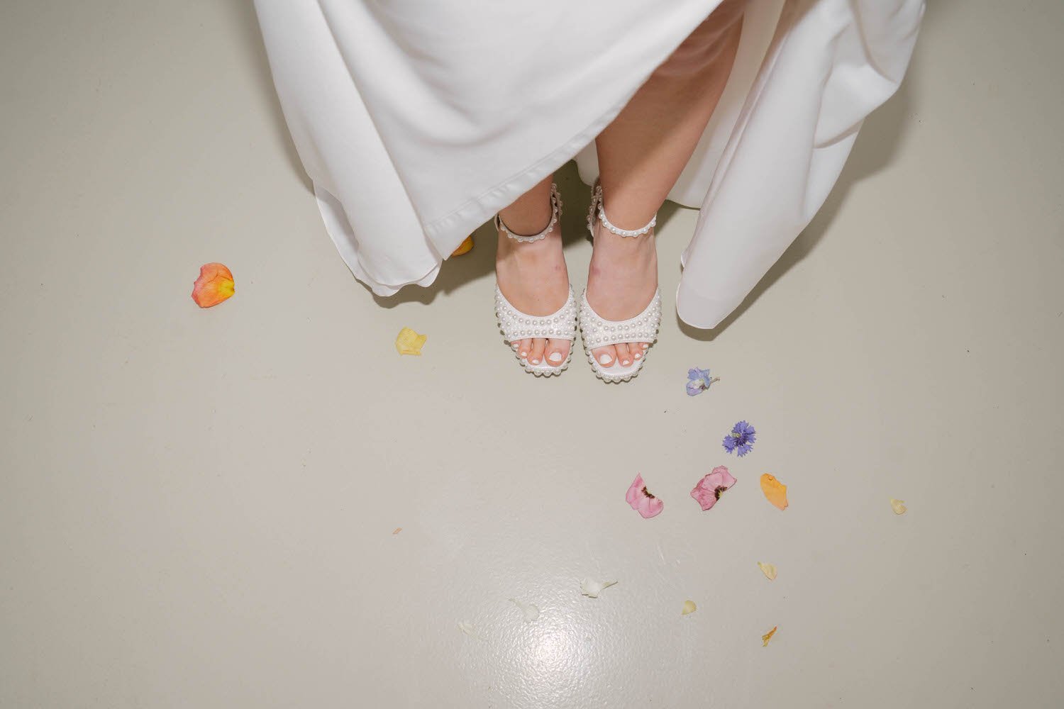 lauryn-trent-elopement-iris-aisle-winterset-iowa-raelyn-ramey-photography-175.jpg