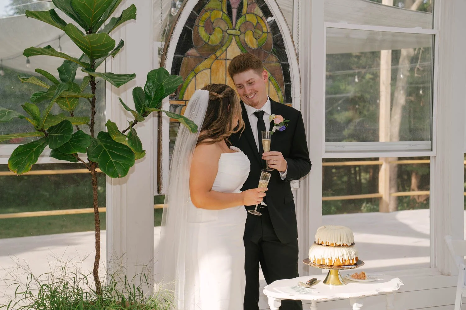 lauryn-trent-elopement-iris-aisle-winterset-iowa-raelyn-ramey-photography-189.jpg