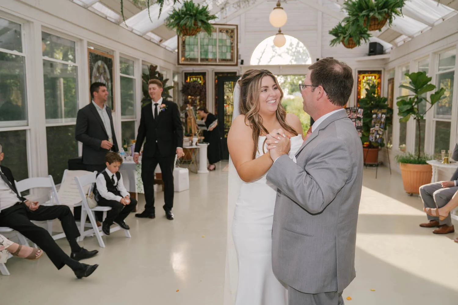 lauryn-trent-elopement-iris-aisle-winterset-iowa-raelyn-ramey-photography-220.jpg