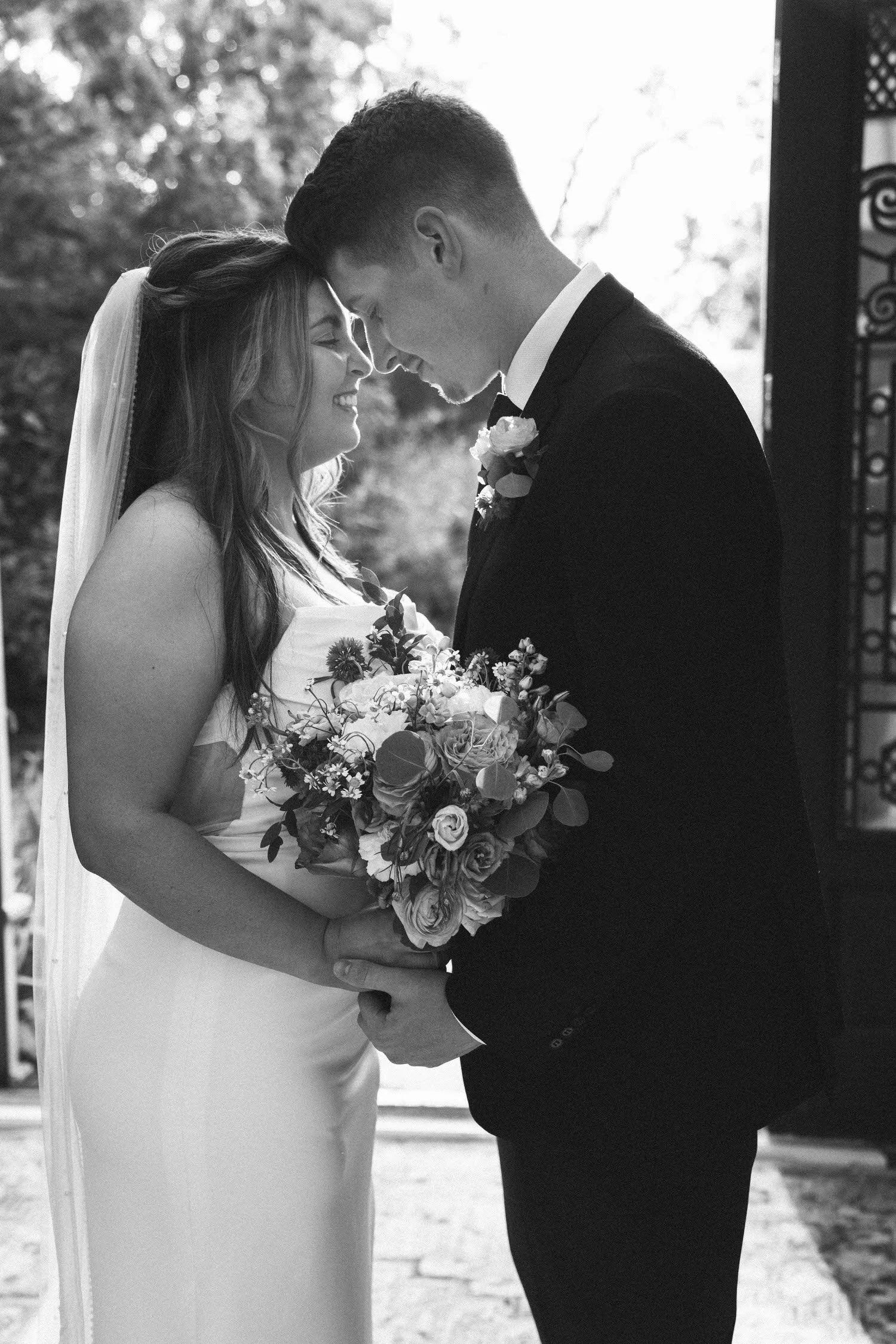 lauryn-trent-elopement-iris-aisle-winterset-iowa-raelyn-ramey-photography-248.jpg