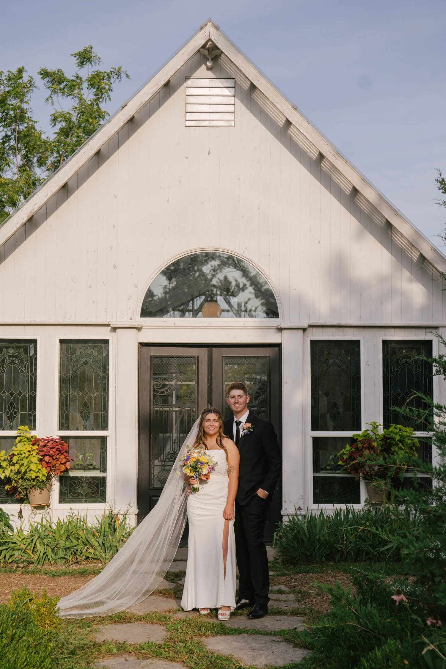 lauryn-trent-elopement-iris-aisle-winterset-iowa-raelyn-ramey-photography-259.jpg