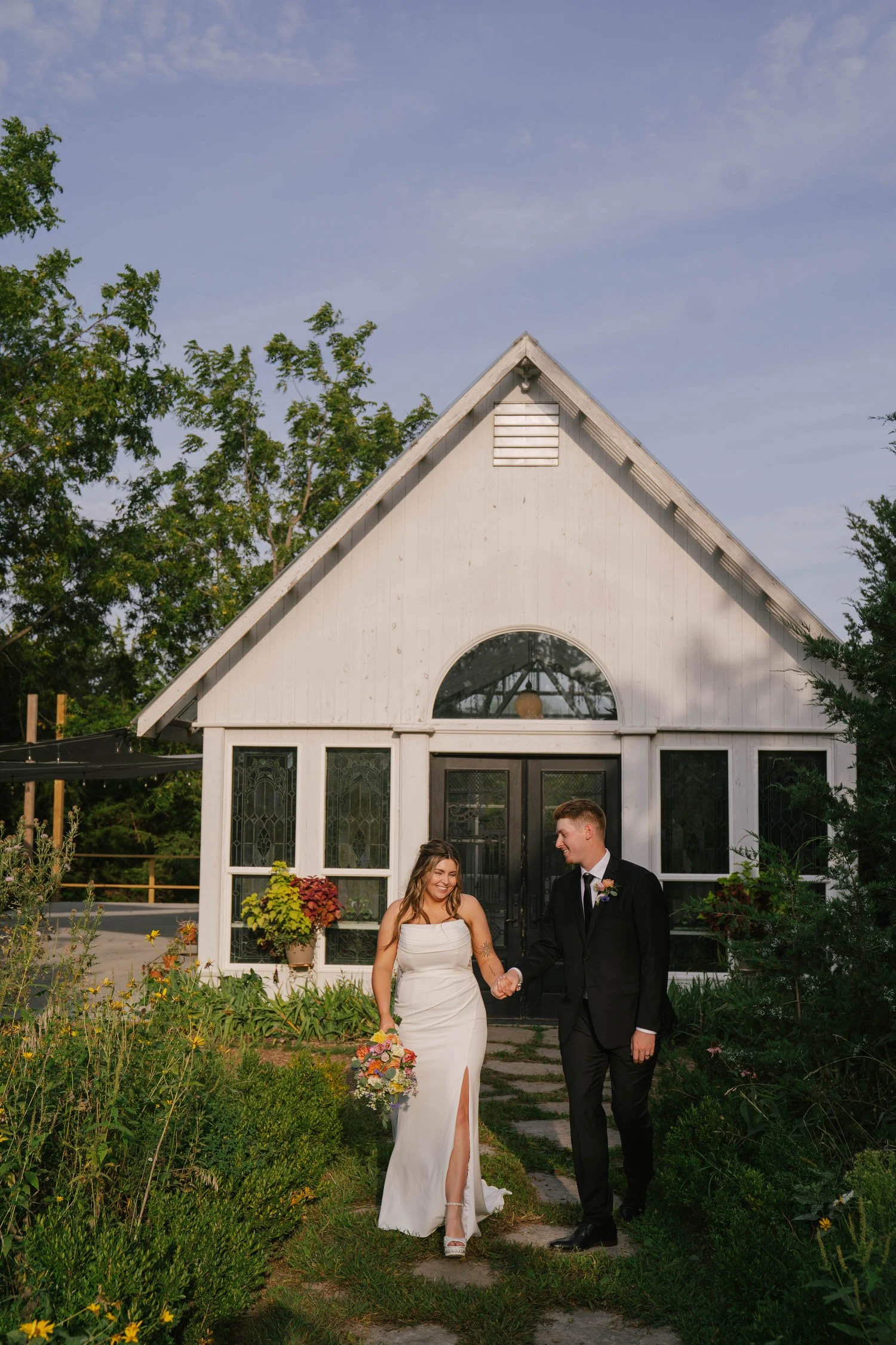 lauryn-trent-elopement-iris-aisle-winterset-iowa-raelyn-ramey-photography-262.jpg