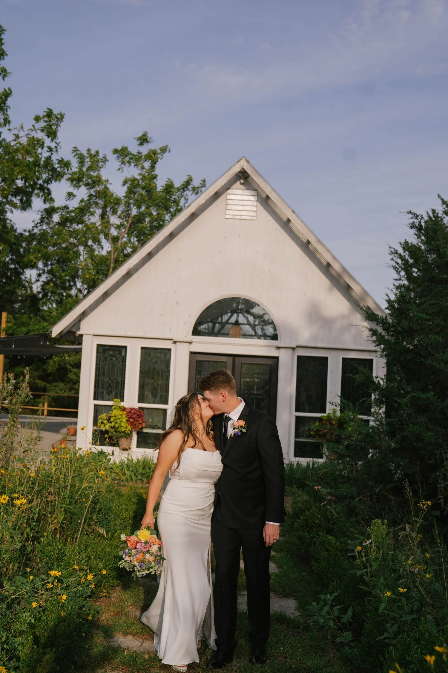 lauryn-trent-elopement-iris-aisle-winterset-iowa-raelyn-ramey-photography-263.jpg