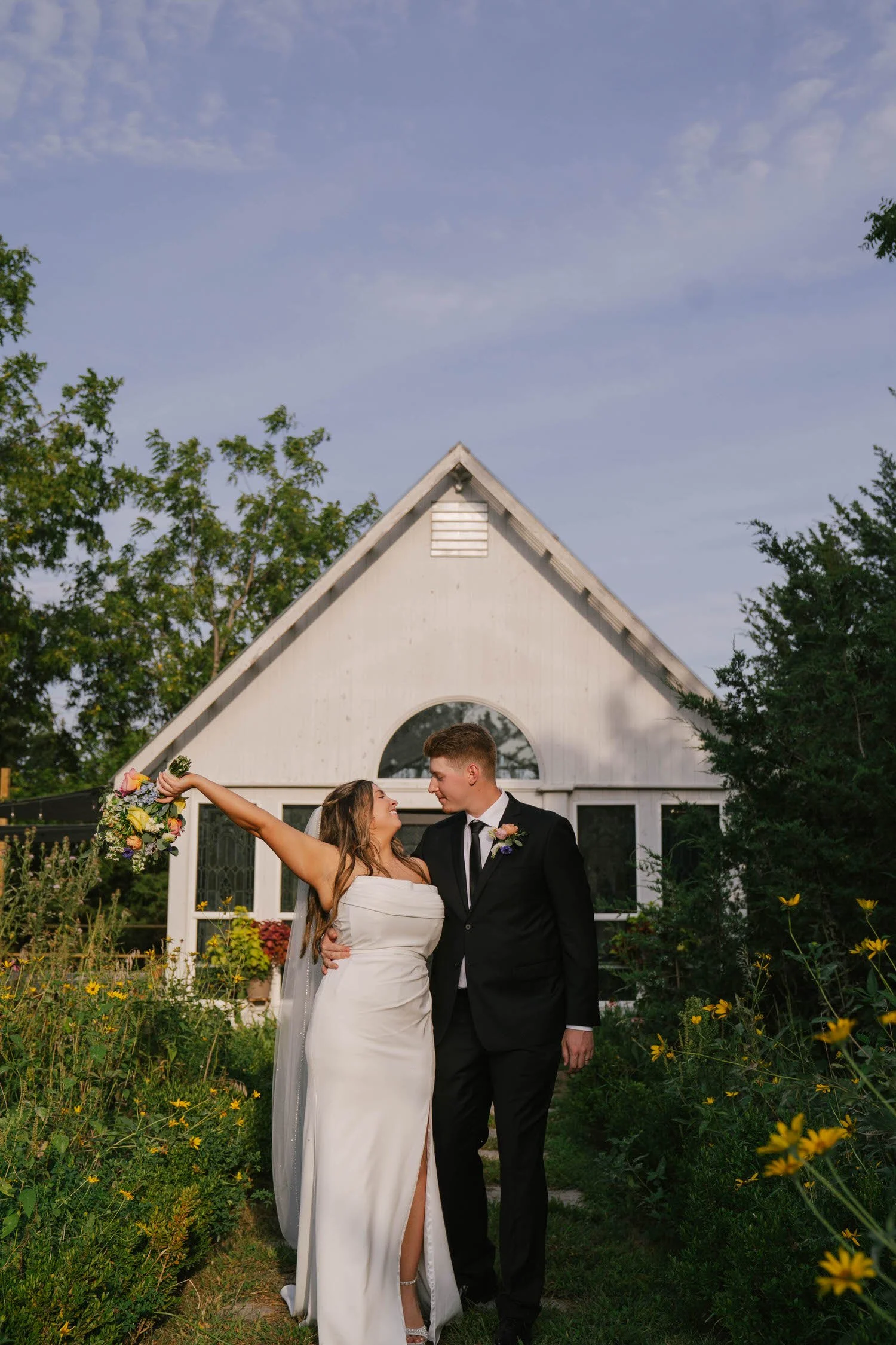lauryn-trent-elopement-iris-aisle-winterset-iowa-raelyn-ramey-photography-264.jpg
