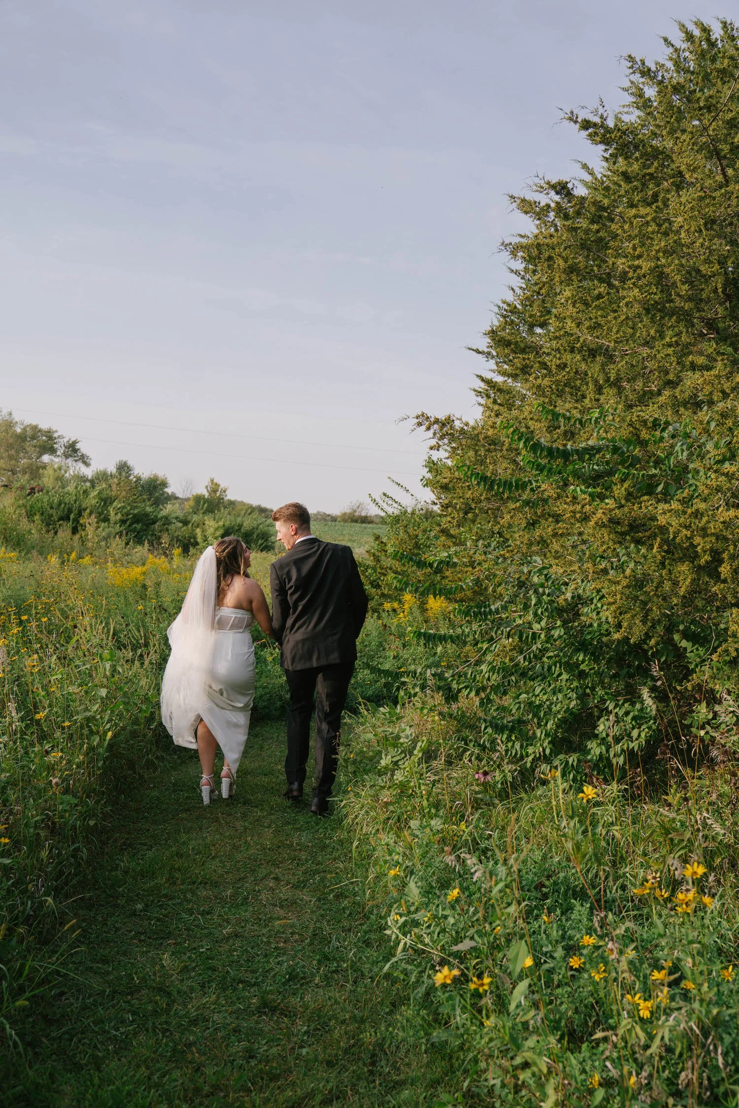 lauryn-trent-elopement-iris-aisle-winterset-iowa-raelyn-ramey-photography-288.jpg