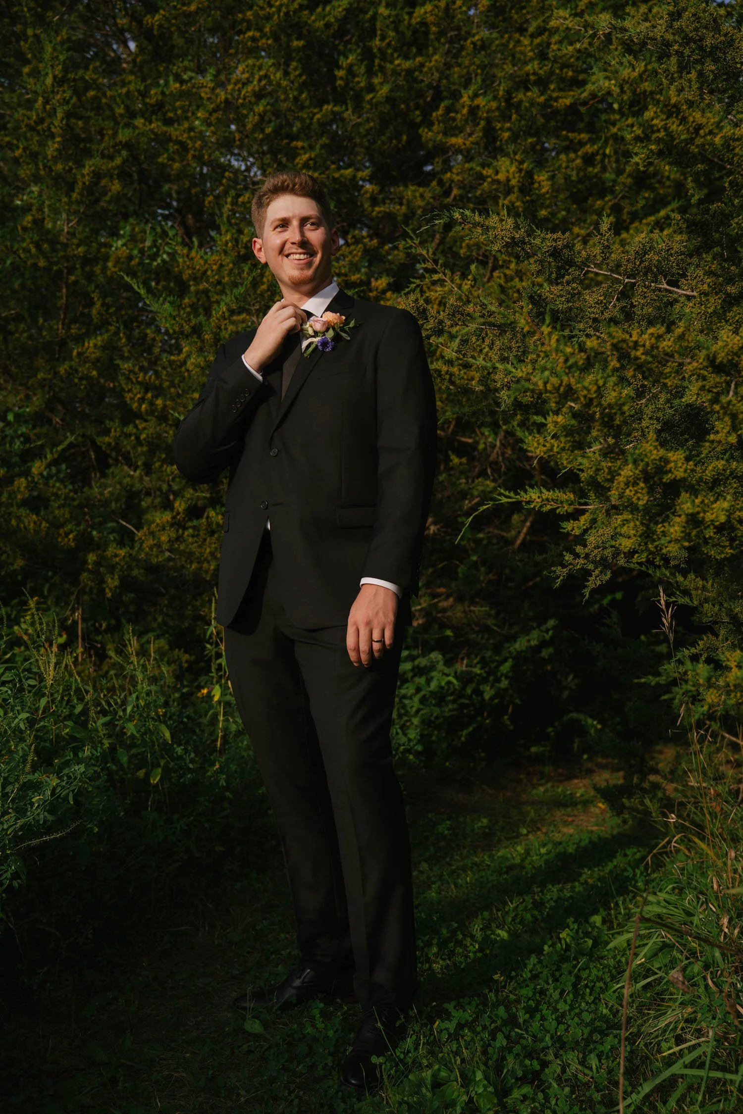 lauryn-trent-elopement-iris-aisle-winterset-iowa-raelyn-ramey-photography-303.jpg