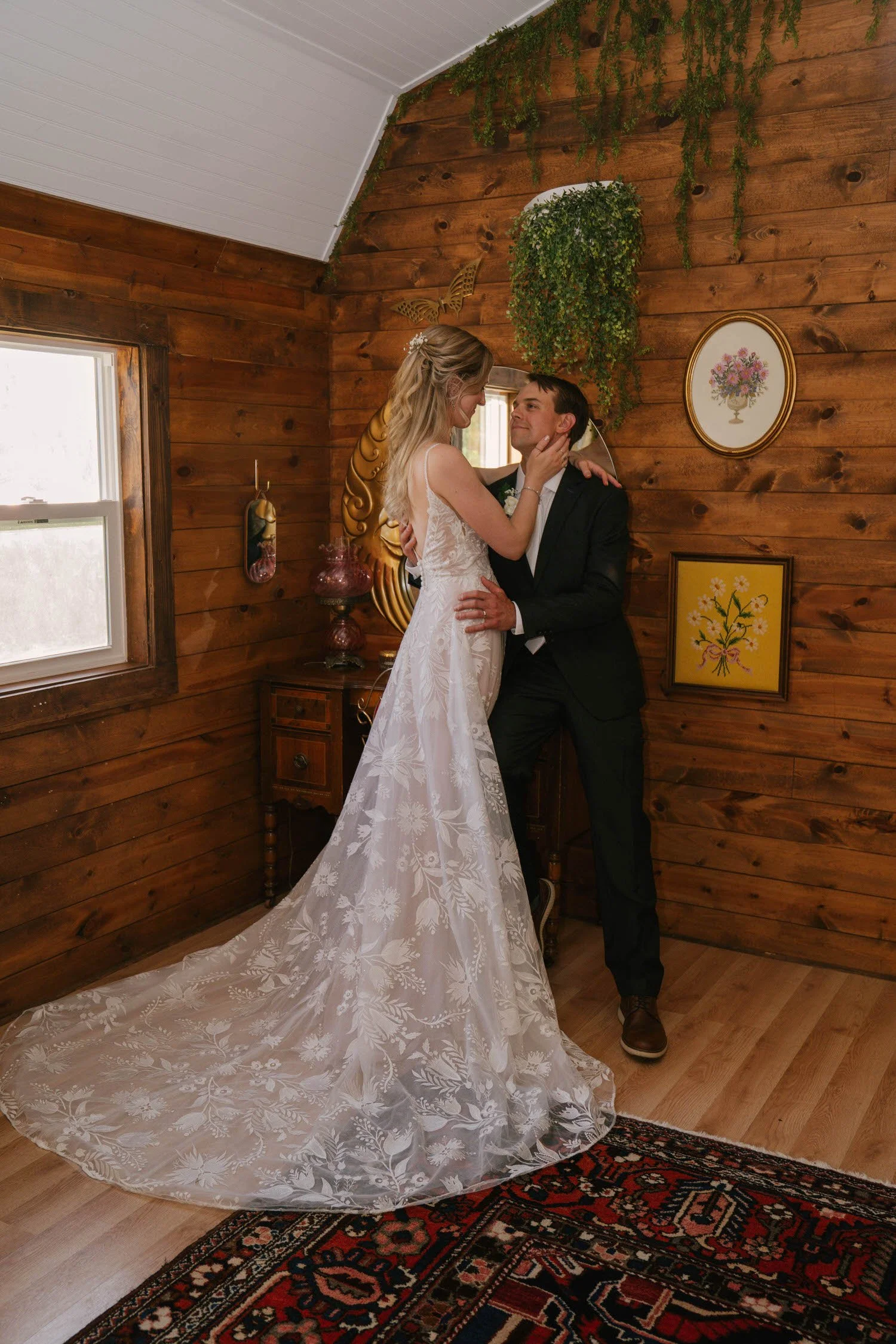 rachel-rett-micro-wedding-iris-aisle-winterset-iowa-raelyn-ramey-photography-296.jpg