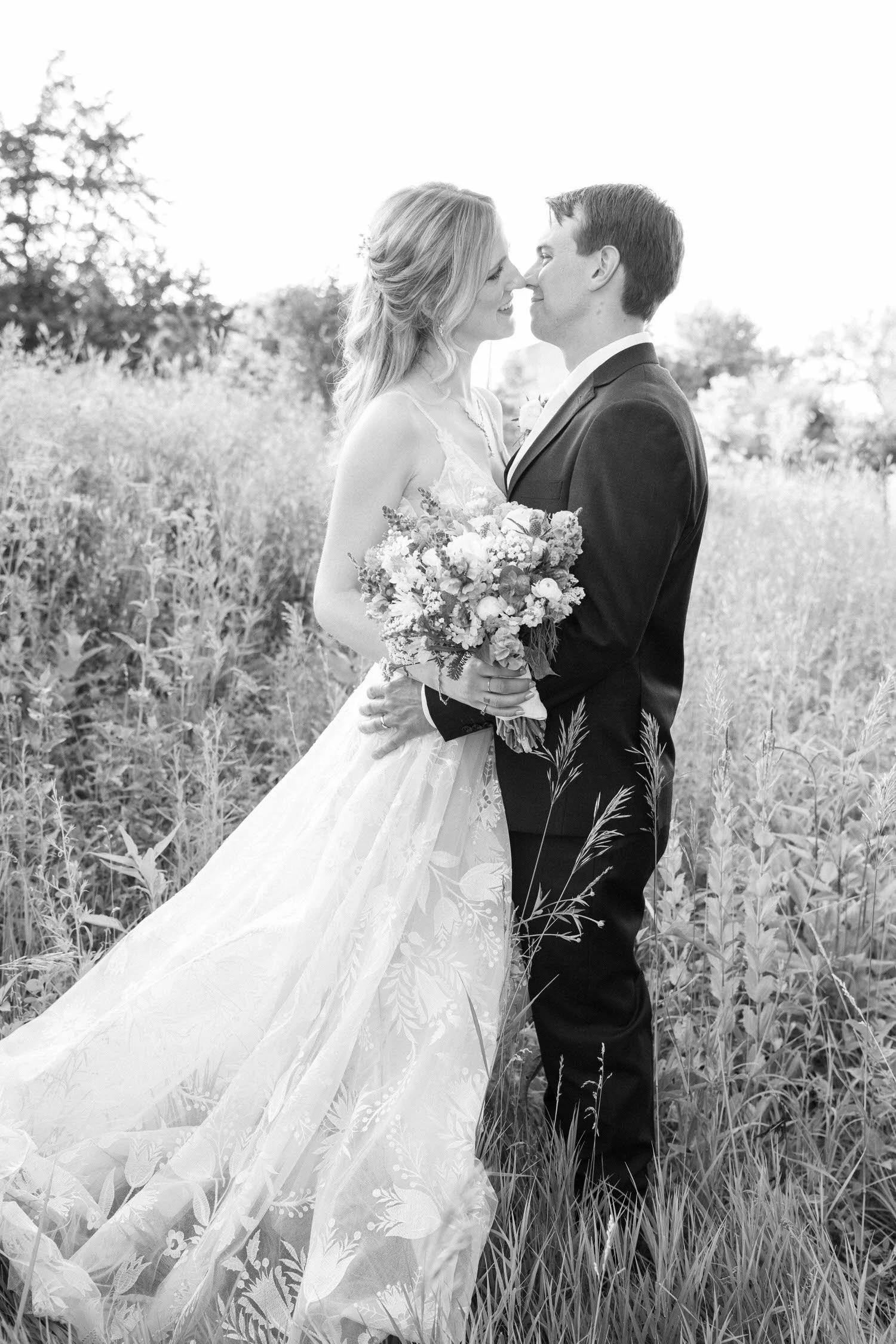 rachel-rett-micro-wedding-iris-aisle-winterset-iowa-raelyn-ramey-photography-307.jpg