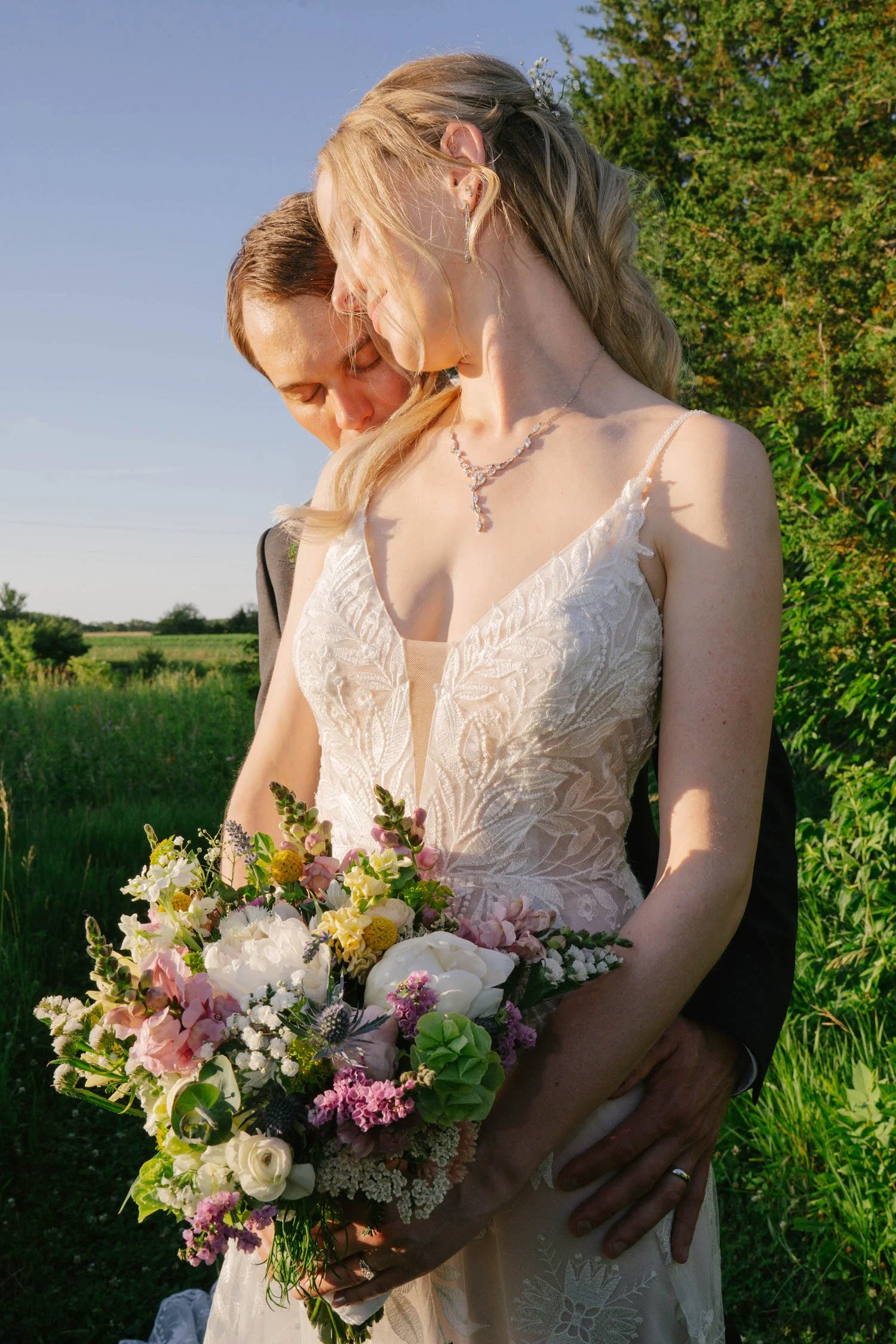 rachel-rett-micro-wedding-iris-aisle-winterset-iowa-raelyn-ramey-photography-319.jpg