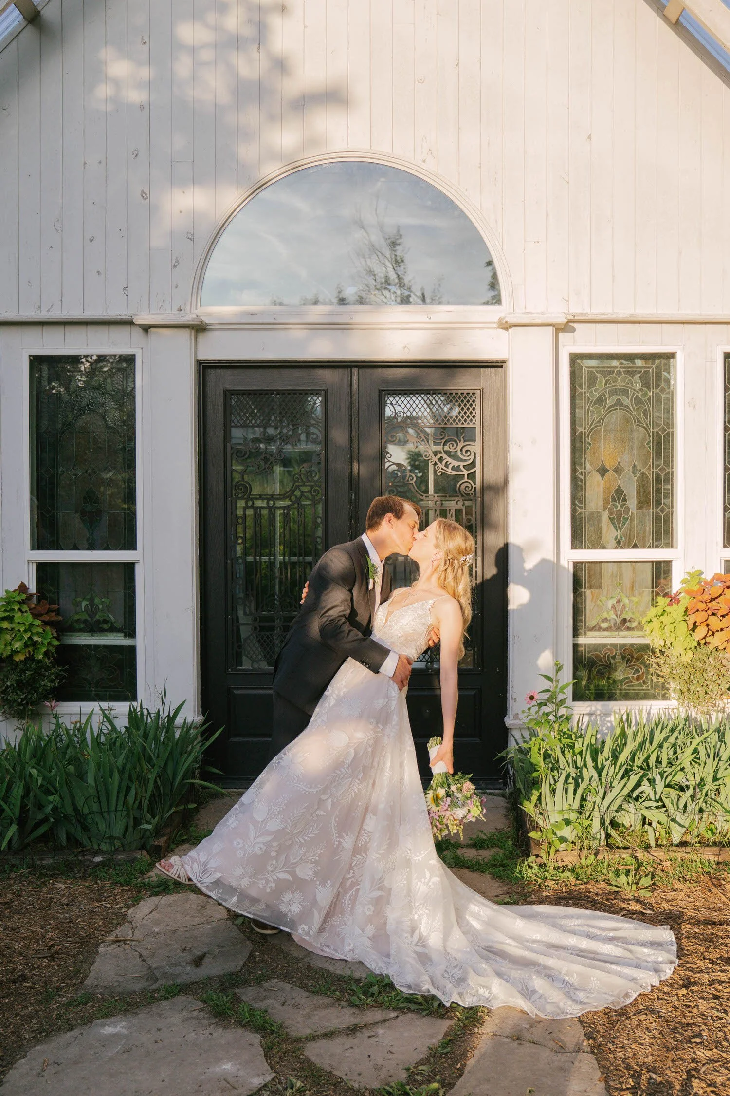 rachel-rett-micro-wedding-iris-aisle-winterset-iowa-raelyn-ramey-photography-333.jpg