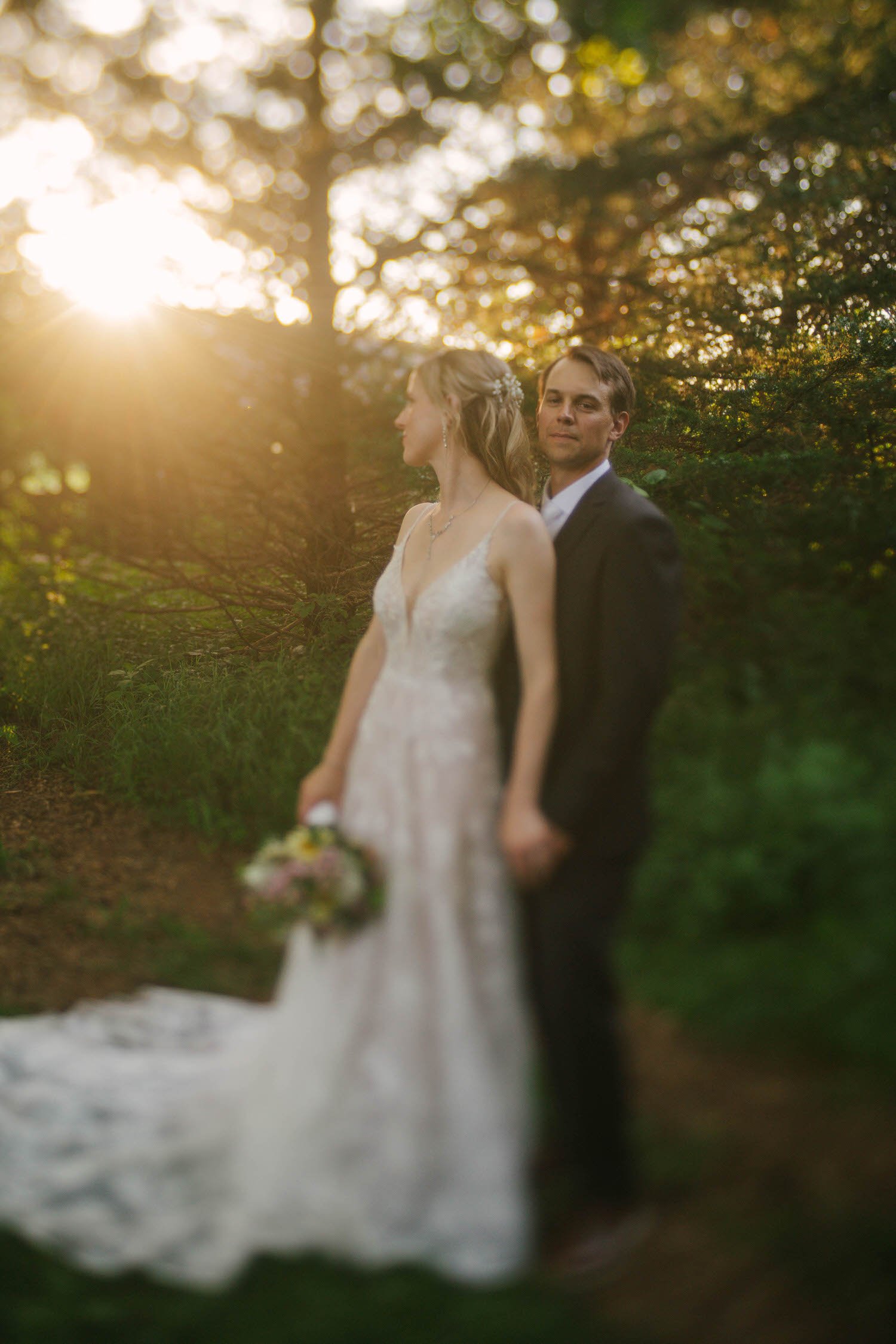 rachel-rett-micro-wedding-iris-aisle-winterset-iowa-raelyn-ramey-photography-339.jpg