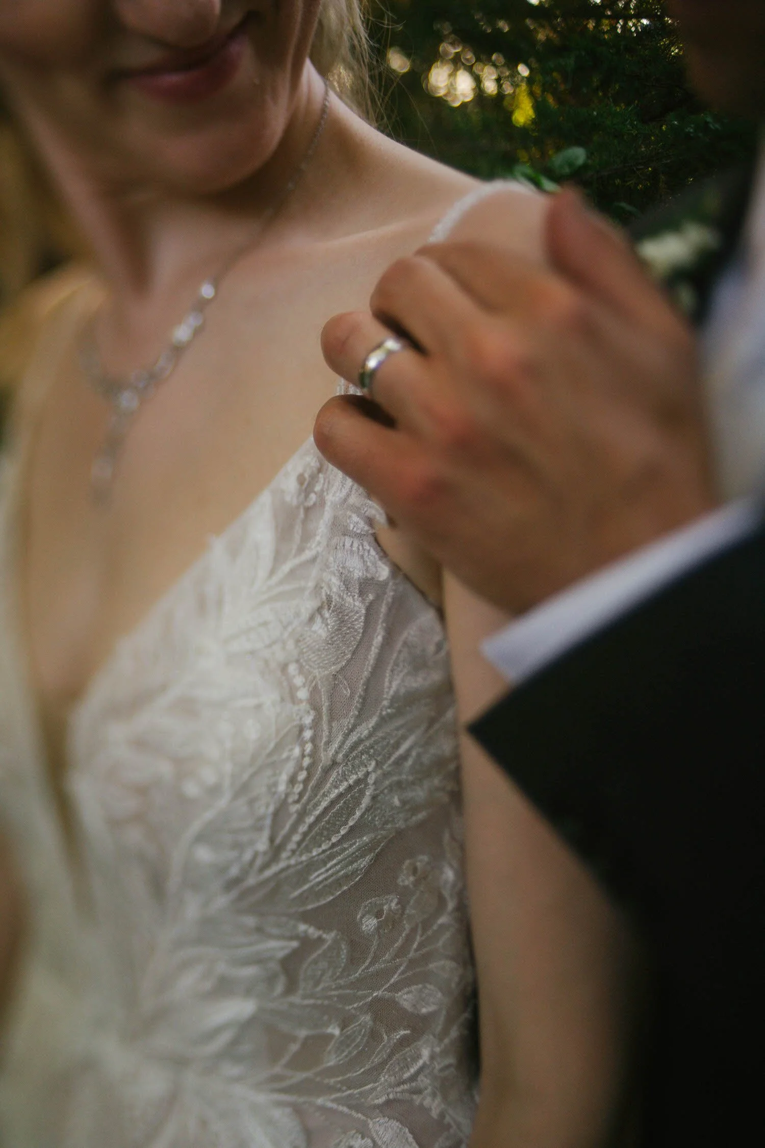 rachel-rett-micro-wedding-iris-aisle-winterset-iowa-raelyn-ramey-photography-341.jpg