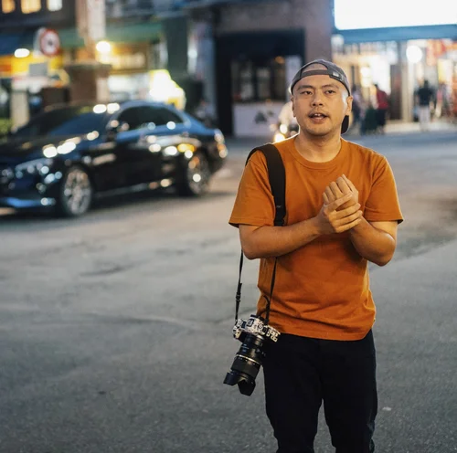 拍照的人毛怪