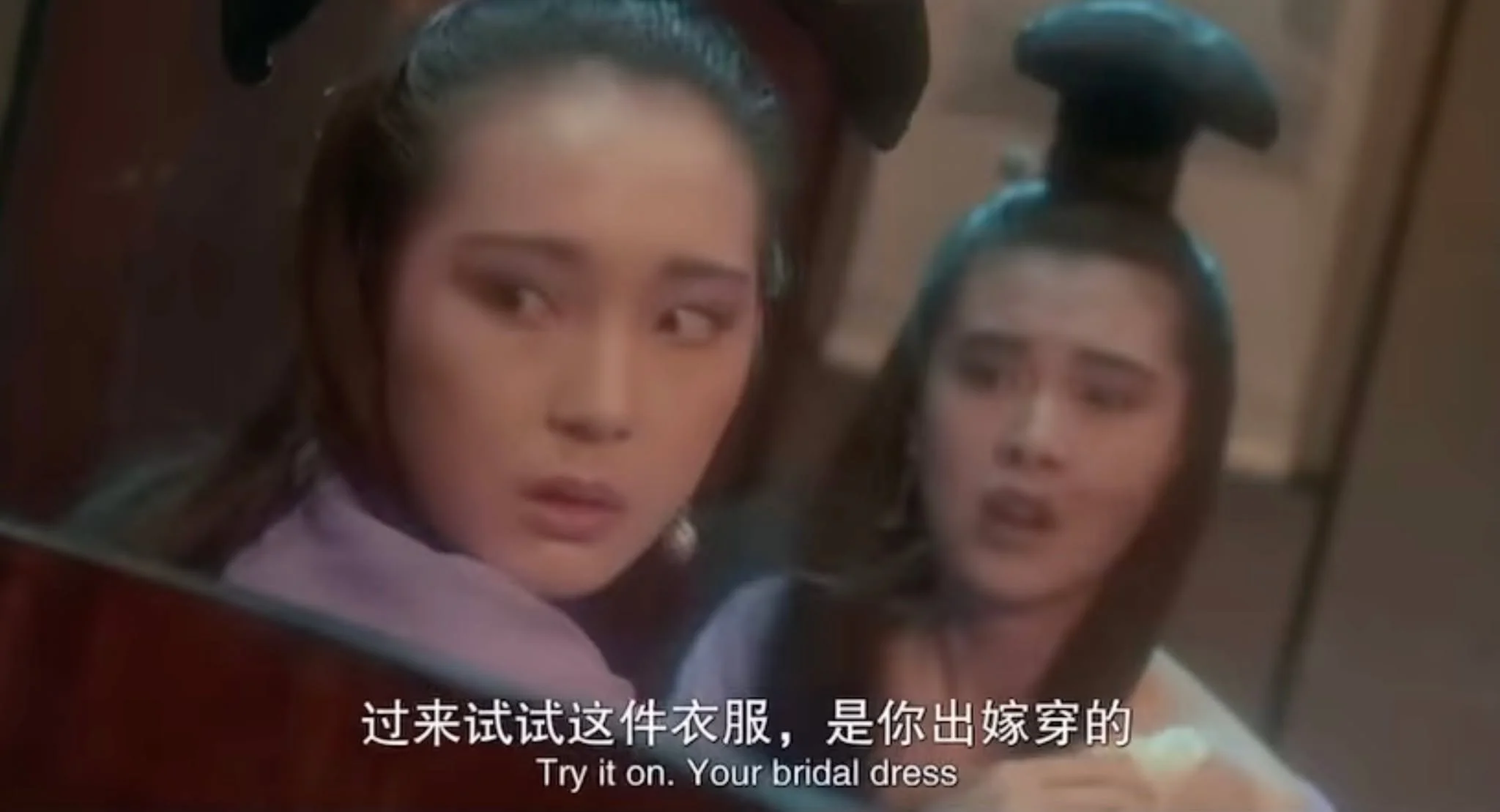 百大華語電影賞析｜《#倩女幽魂》文字 #114級許立勳

我覺得這是一部滿有特色的電影，故事主要是在講寧采臣跟聶小倩之間的感情。
雖然整部電影是以前拍的，所以現在看會覺得動畫跟特效很老，跟現在的電影差滿多的，但還是可以看出當時電影的特色。

電影裡有很多煙霧的畫面，會讓氣氛看起來很神秘，也有很多打鬥的畫面，不會很乾很無聊。看這些畫面的時候，雖然有些地方現在看起來比較簡單，但我覺得反而有一種以前電影的感覺。整體看下來，這部電影不只是愛情故事，也有鬼怪和武打的元素，所以看起來還滿有趣的。雖然有些地方