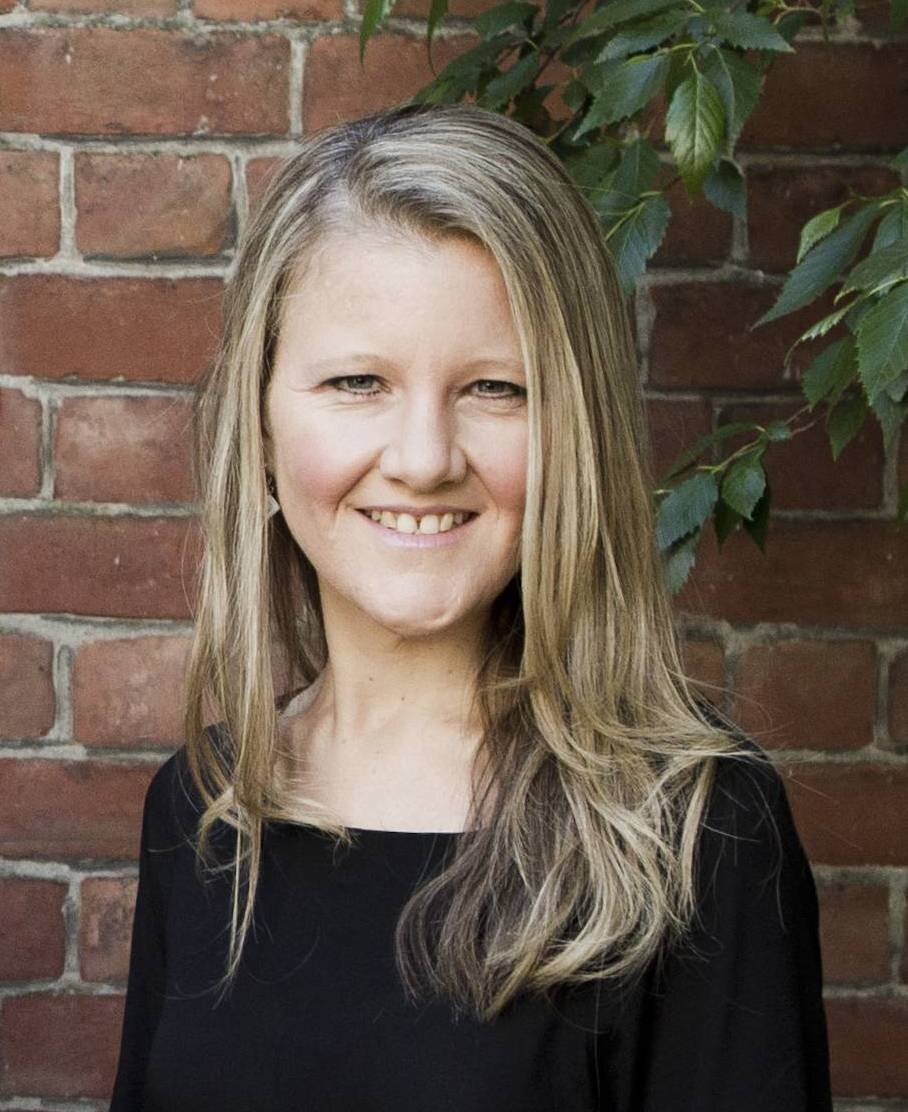 Alison Holden - Répétiteur