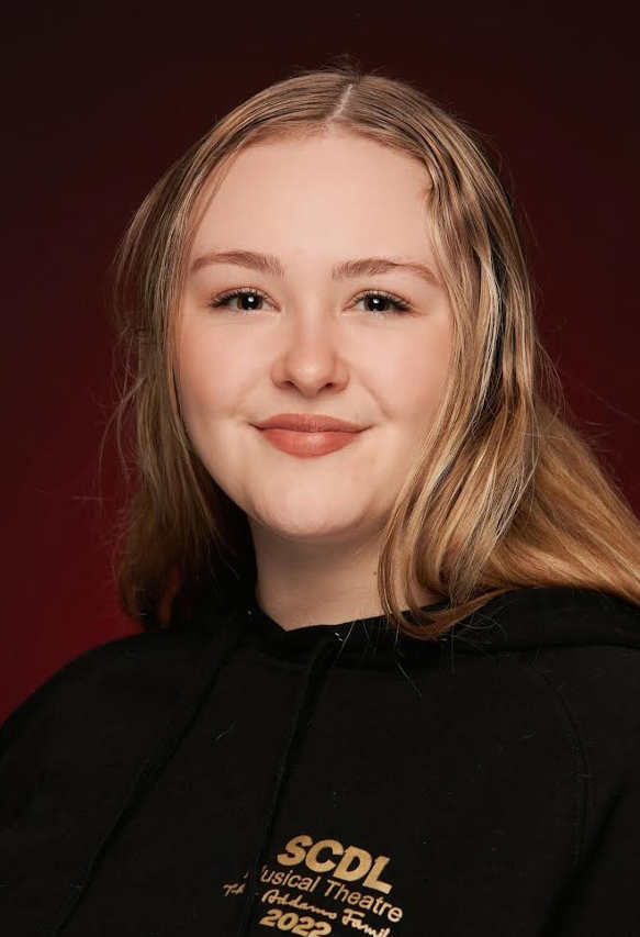 Phoebe Evans-Hoeffgen as Joujou (Grisette)