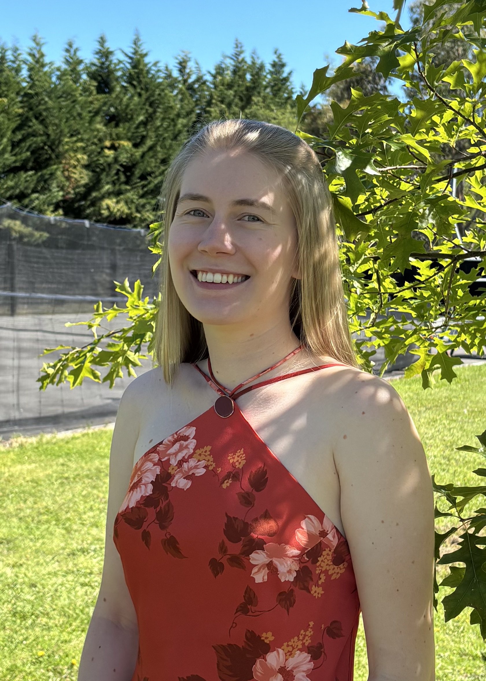 Alexandra Hope Watson as Lolo (Lead Grisette)