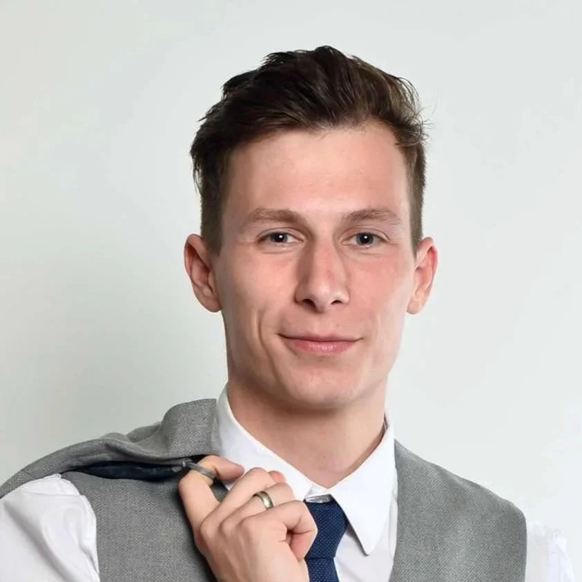 Jack Mould as Njegus