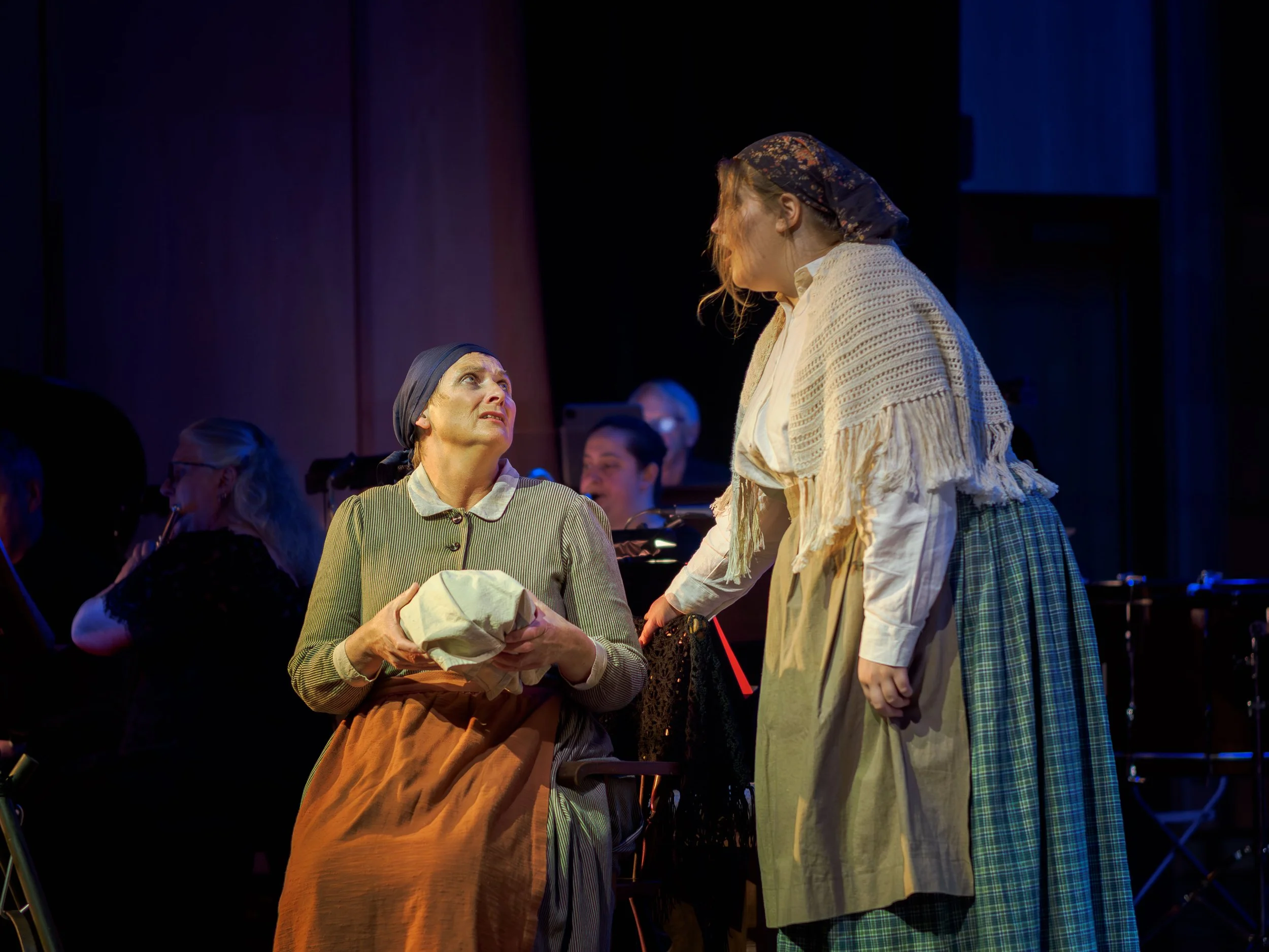 Louisa Pilkington (Maurya) and Erin Connelly-Whyte (Cathleen)